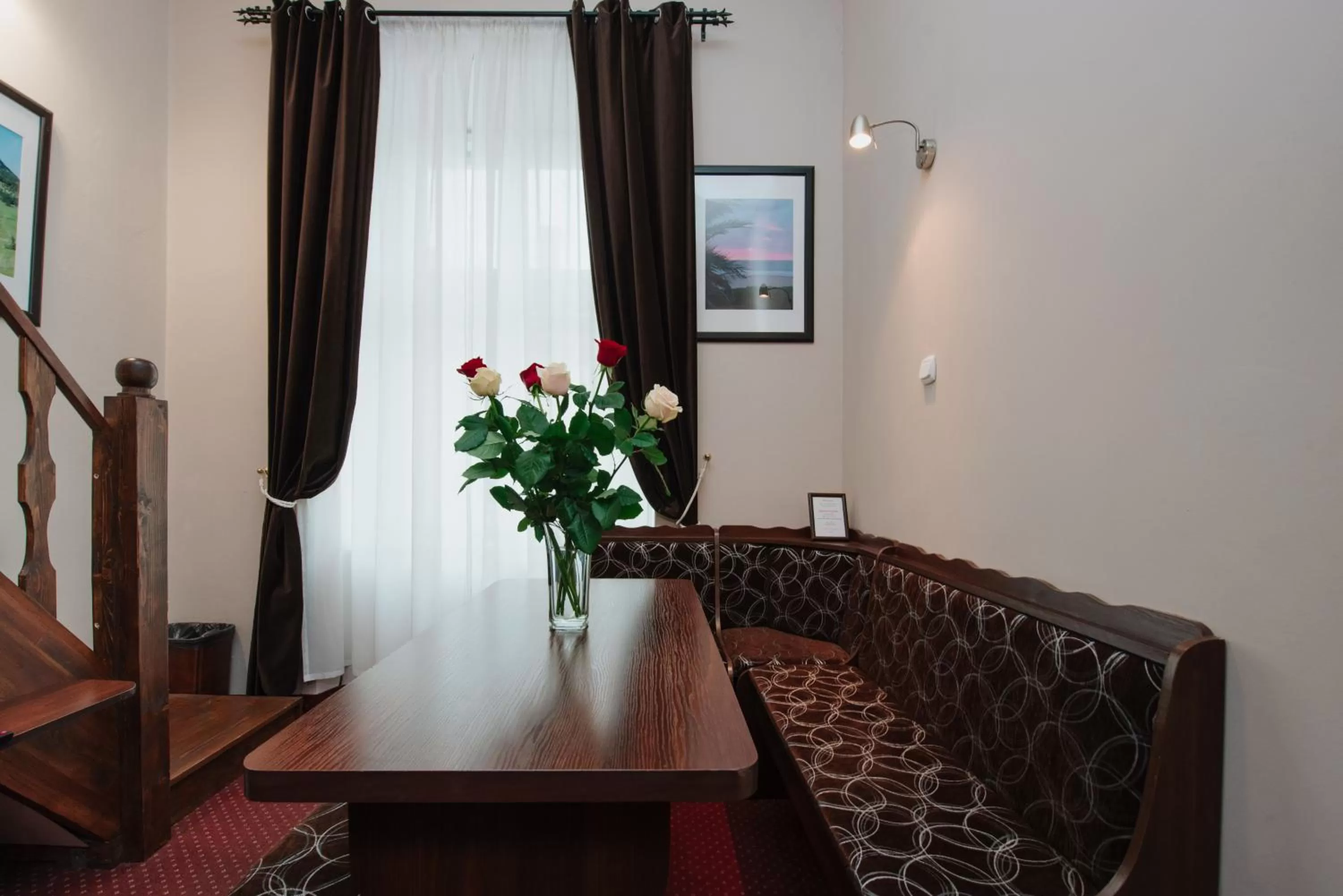 Restaurant/places to eat in Rembrandt Aparthotel