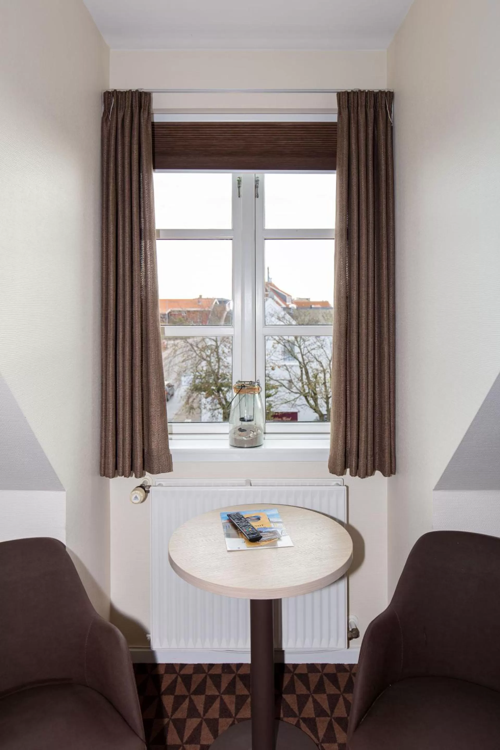 Seating area in Foldens Hotel