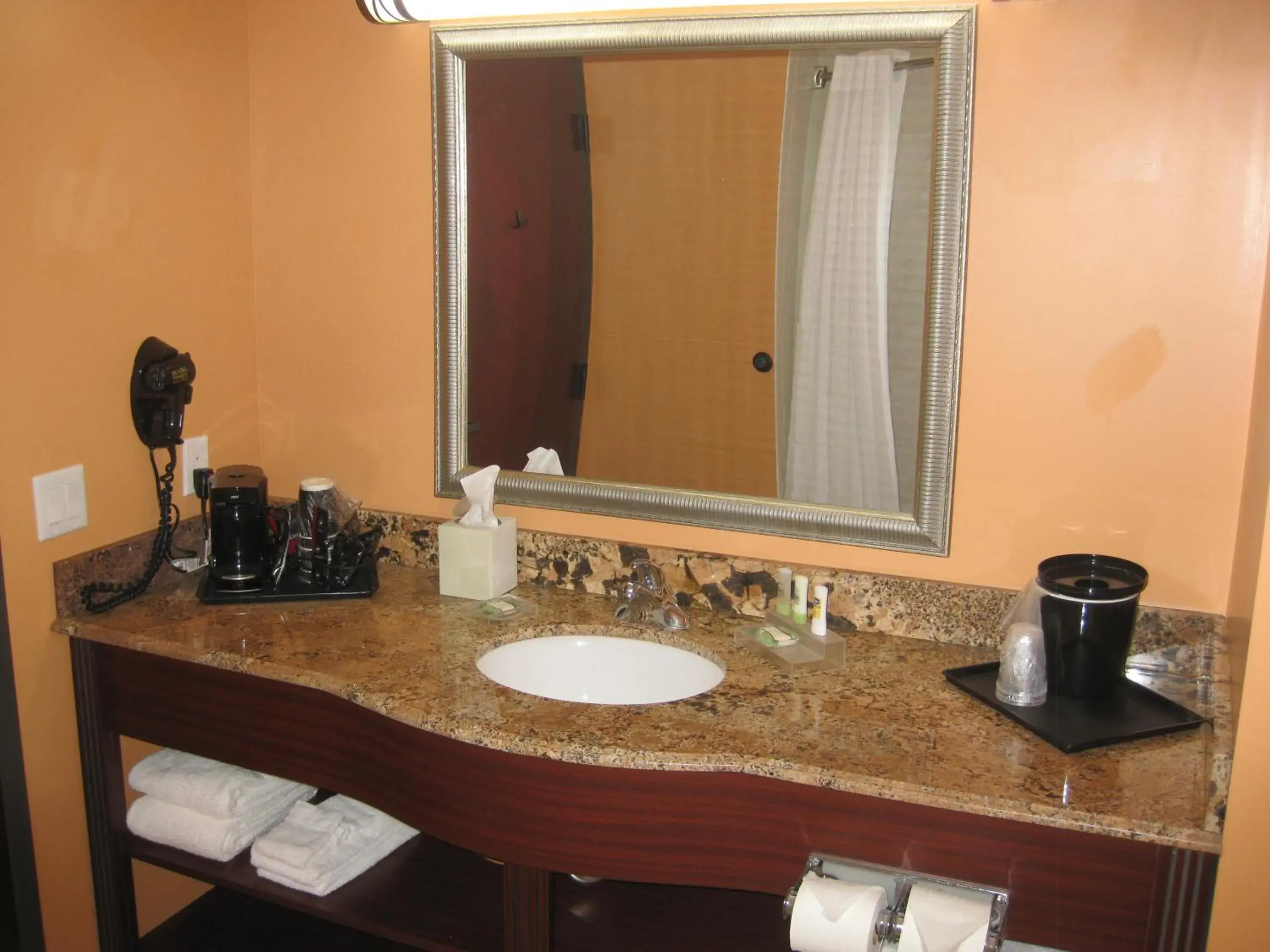 Bathroom in Country Inn & Suites by Radisson, Dearborn, MI