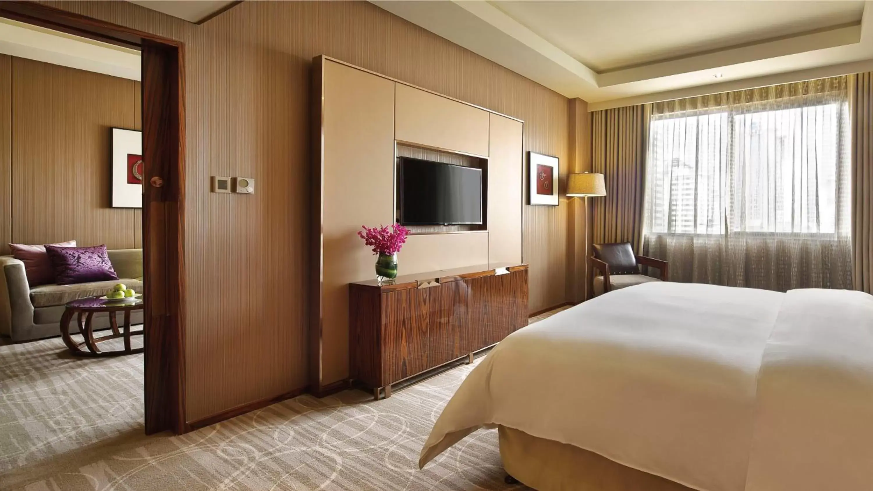 Bedroom, Bed in Crowne Plaza Kunming City Centre, an IHG Hotel