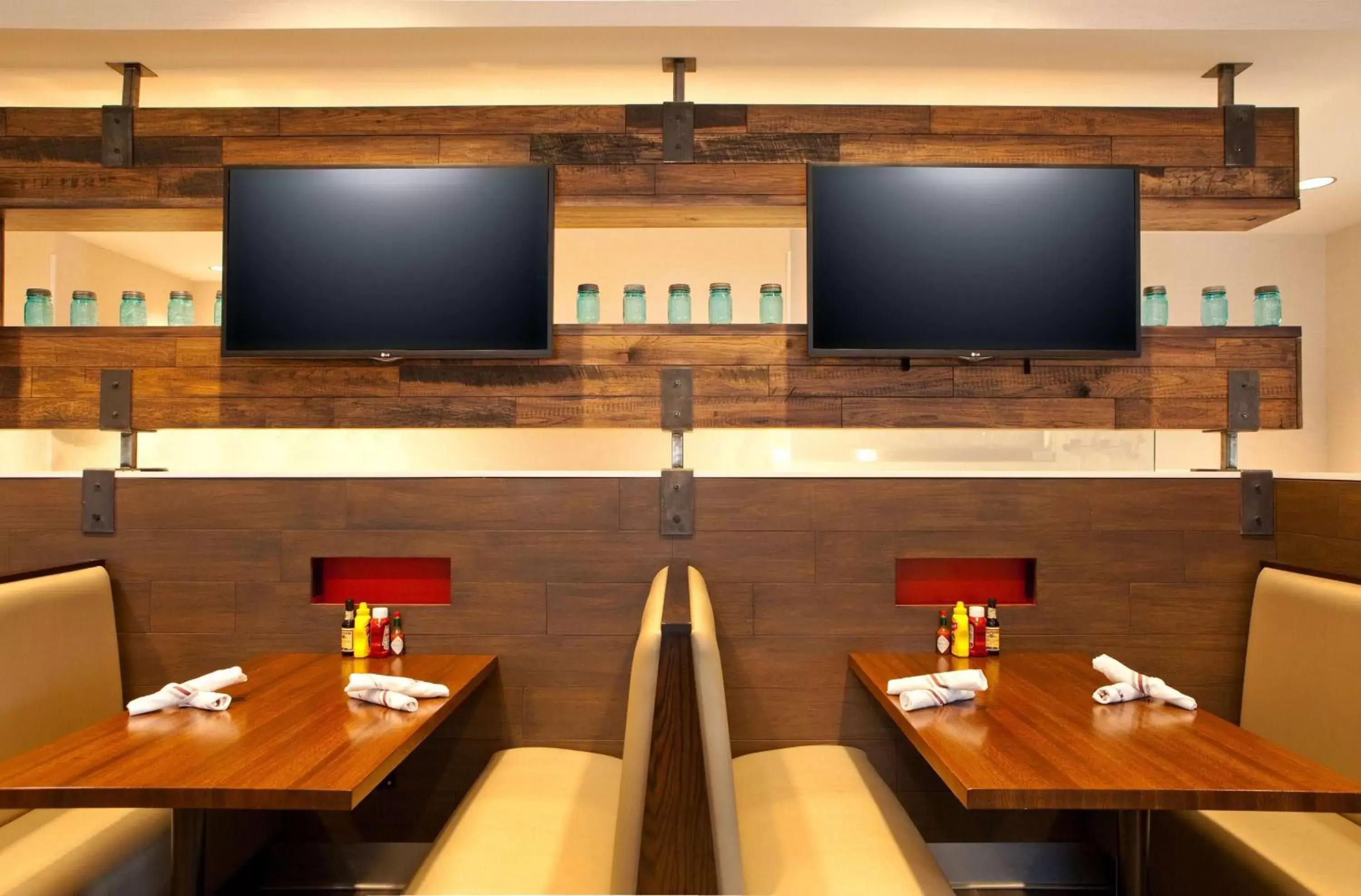 Restaurant/Places to Eat in Sonesta Atlanta Airport South