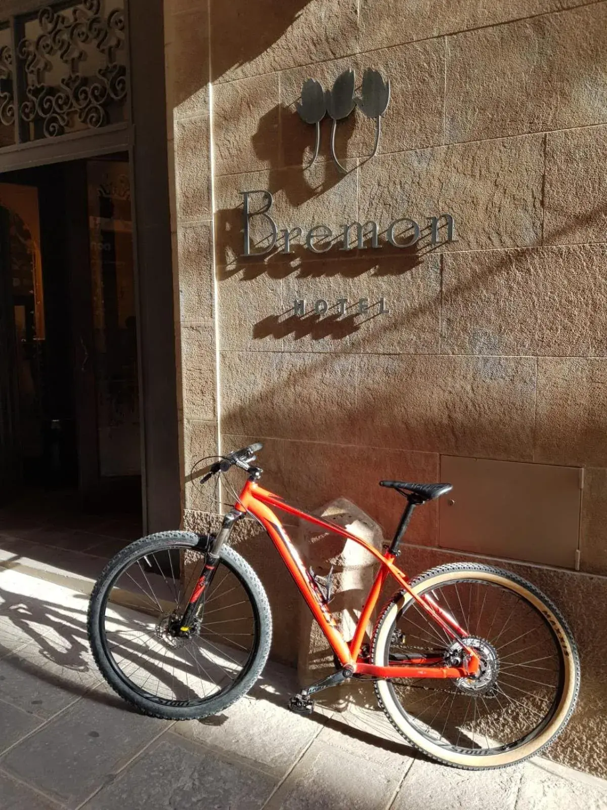 Cycling, Biking in Bremon Boutique Hotel by Duquesa Hotels Collection