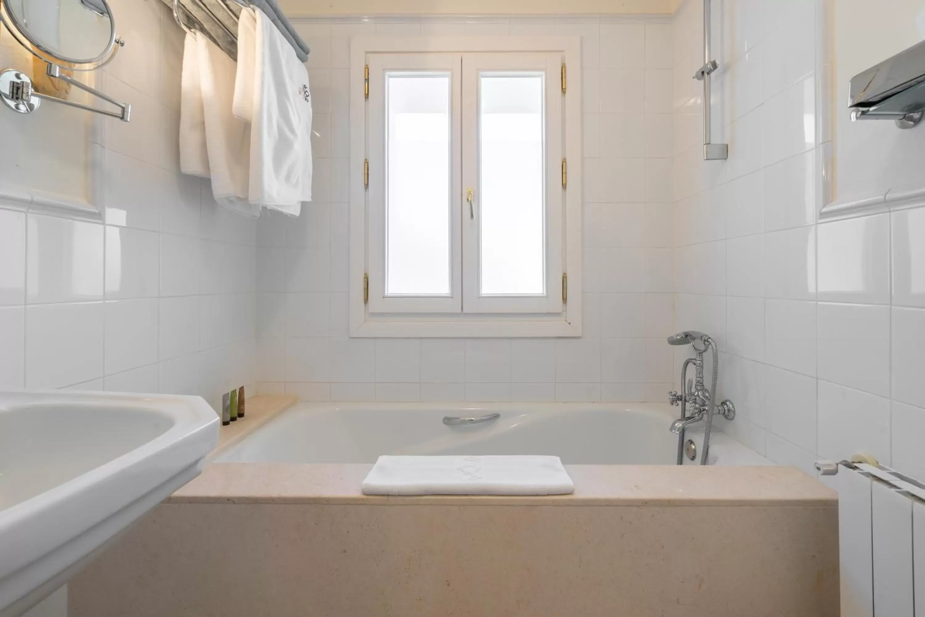 Bathroom in Hotel La Fuente de la Higuera