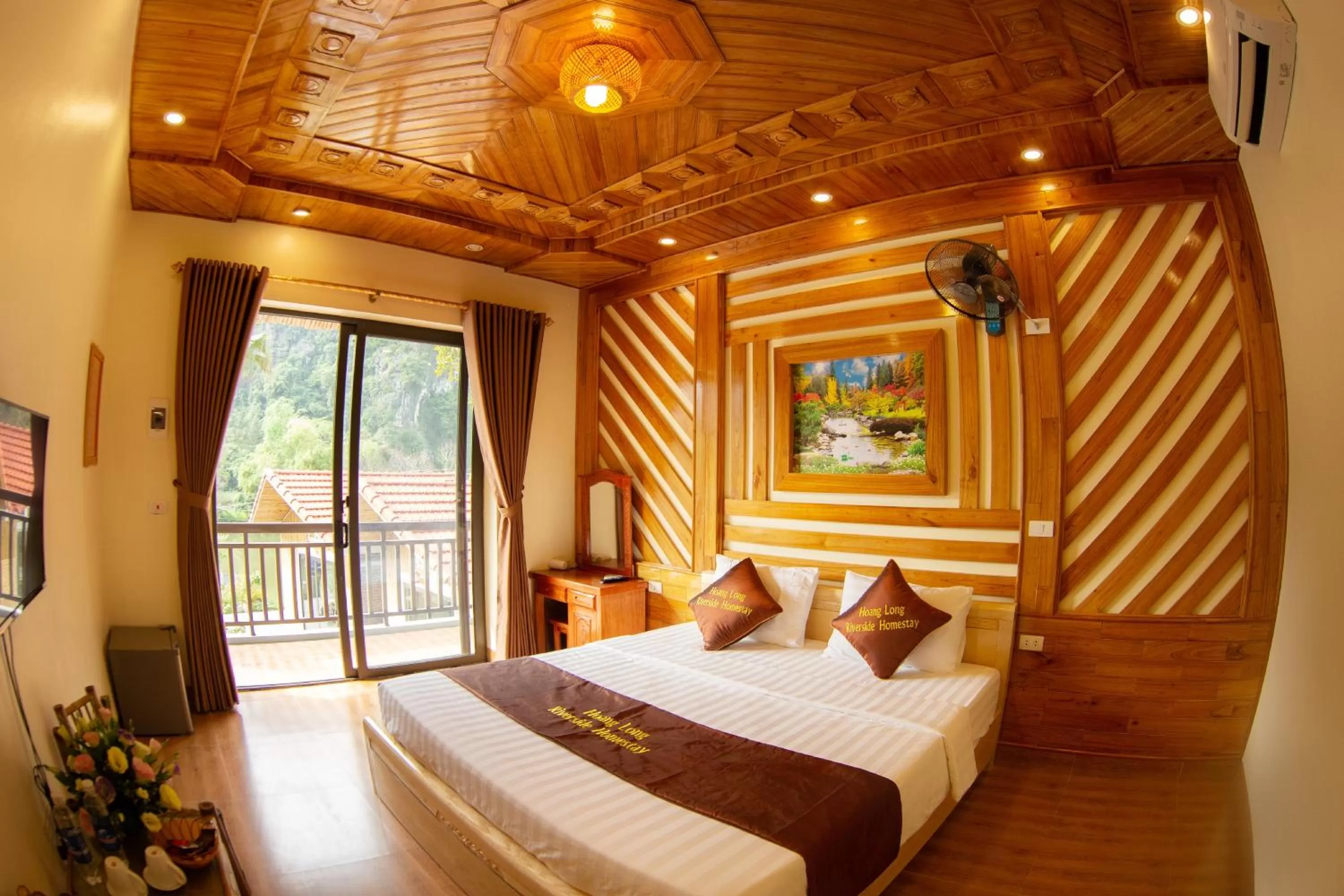 Bed in HoangLong Riverside Homestay