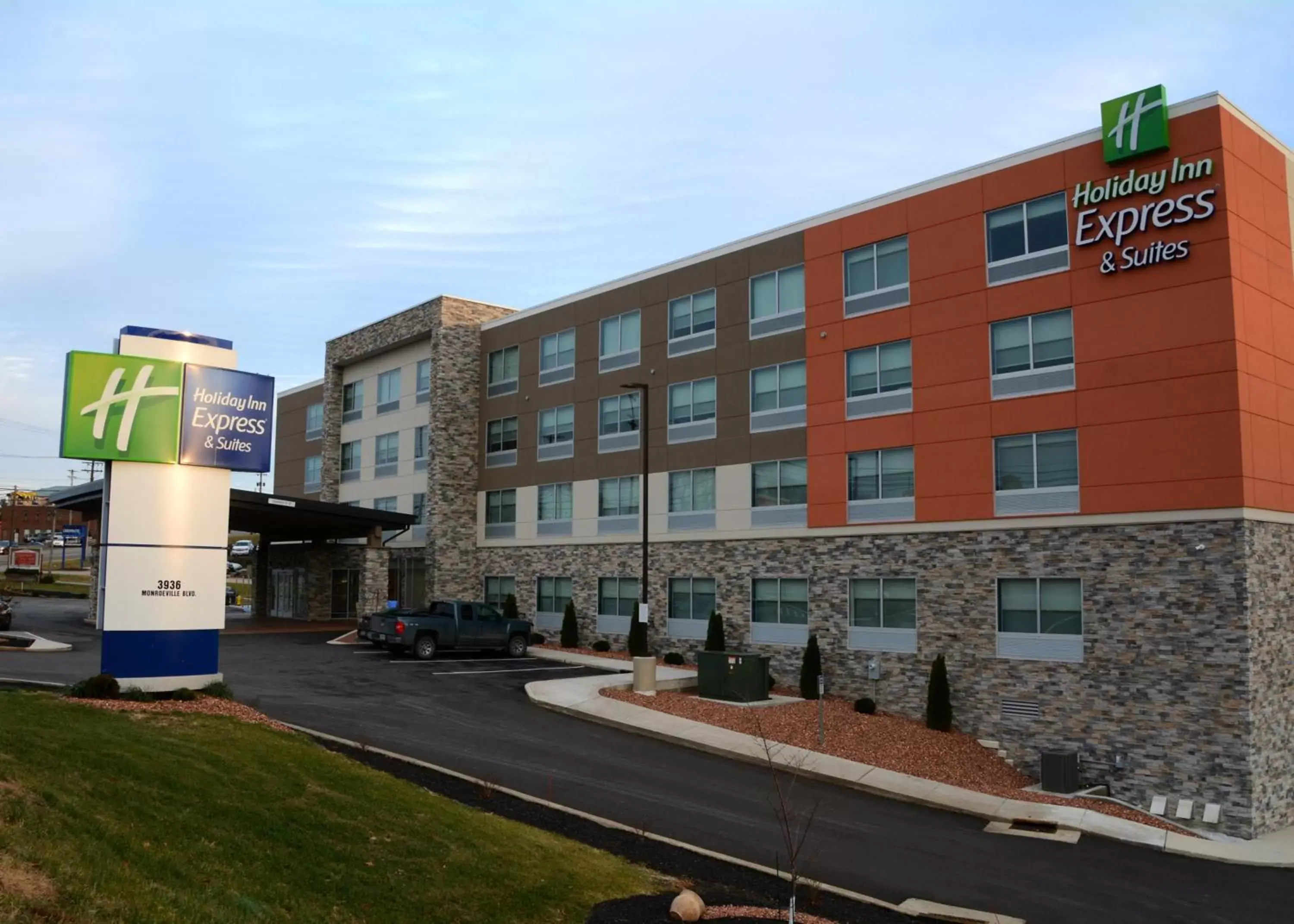 Property building in Holiday Inn Express & Suites - Pittsburgh - Monroeville, an IHG Hotel
