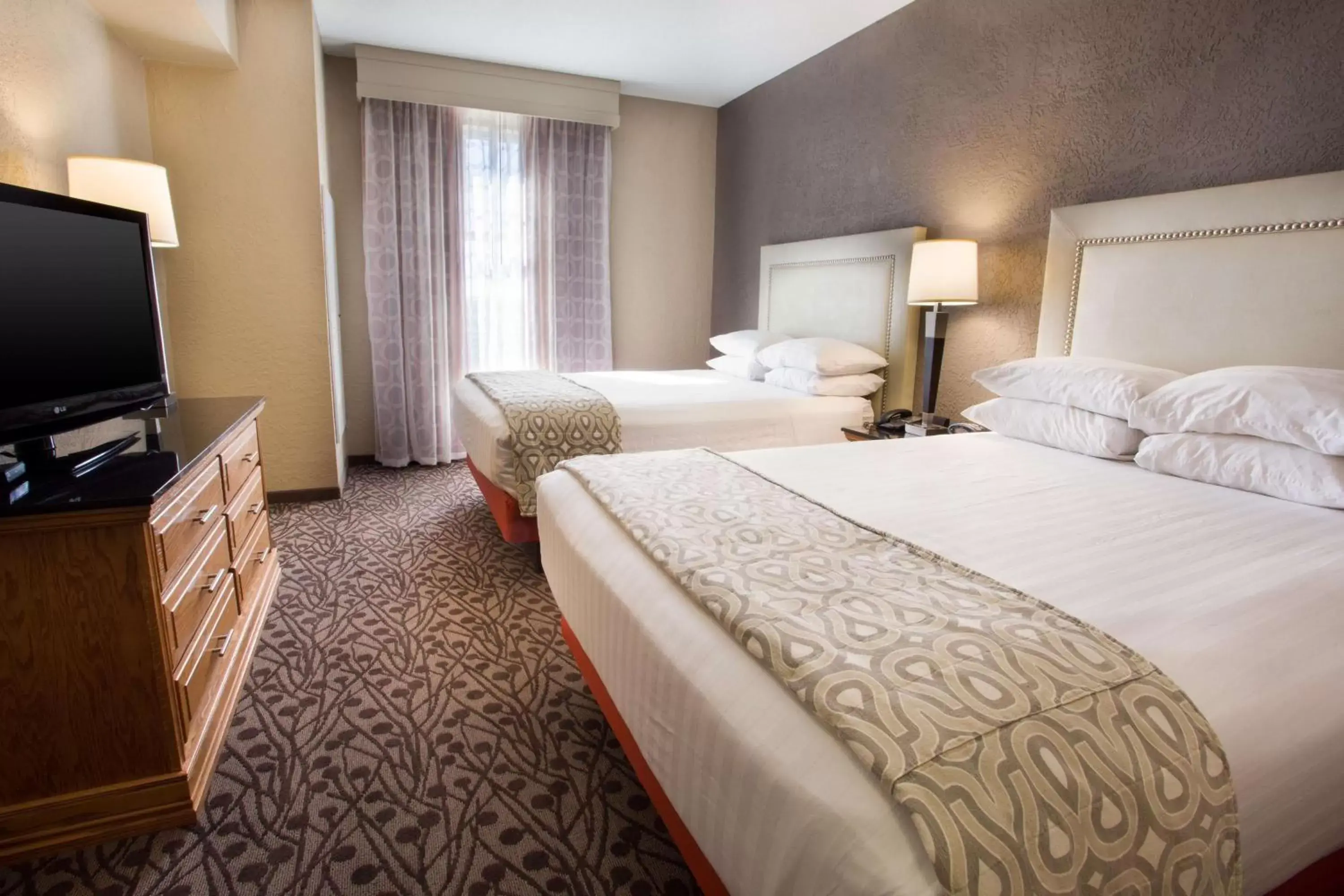 Photo of the whole room, Bed in Drury Inn & Suites Amarillo