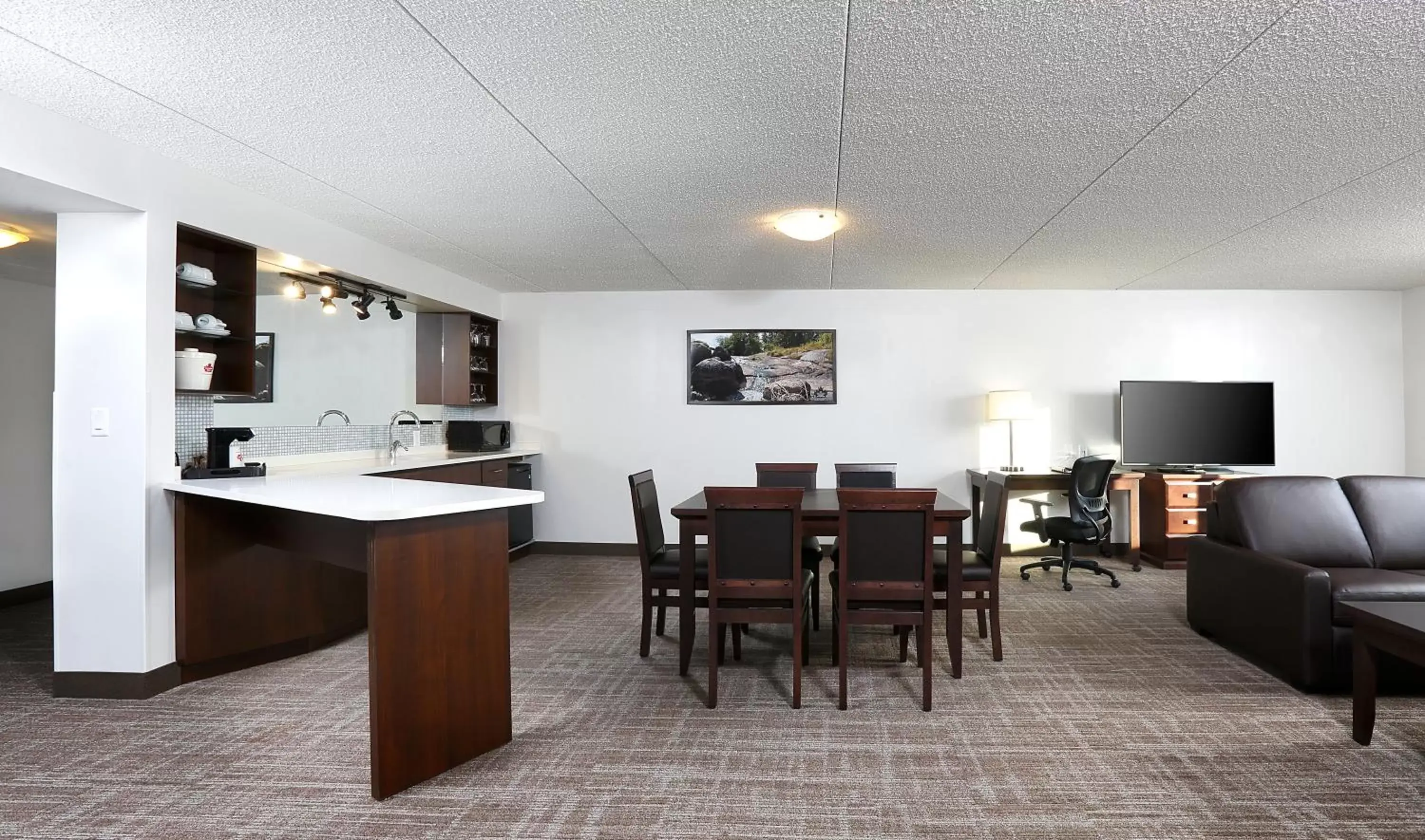 TV and multimedia, Dining Area in Canad Inns Destination Centre Club Regent Casino Hotel