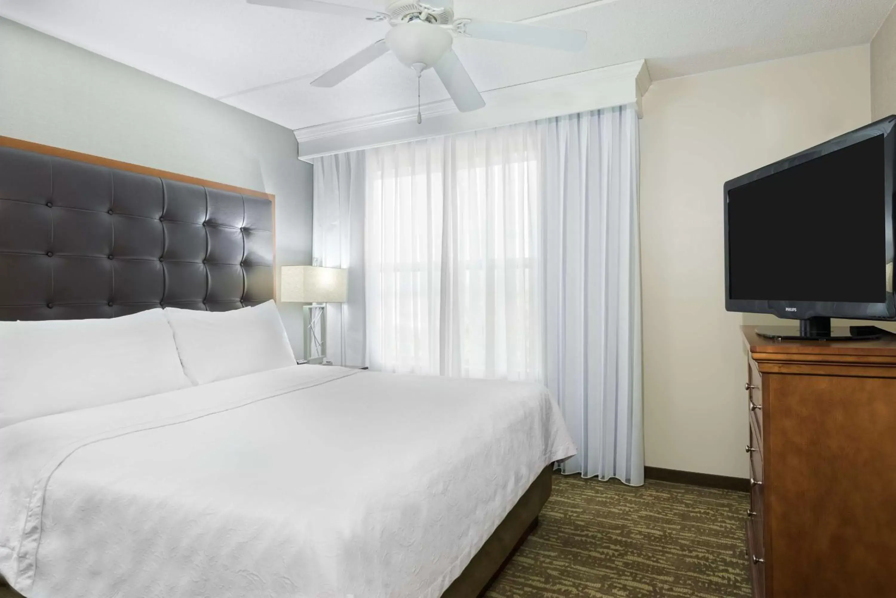 Bedroom, Bed in Homewood Suites by Hilton Holyoke-Springfield/North