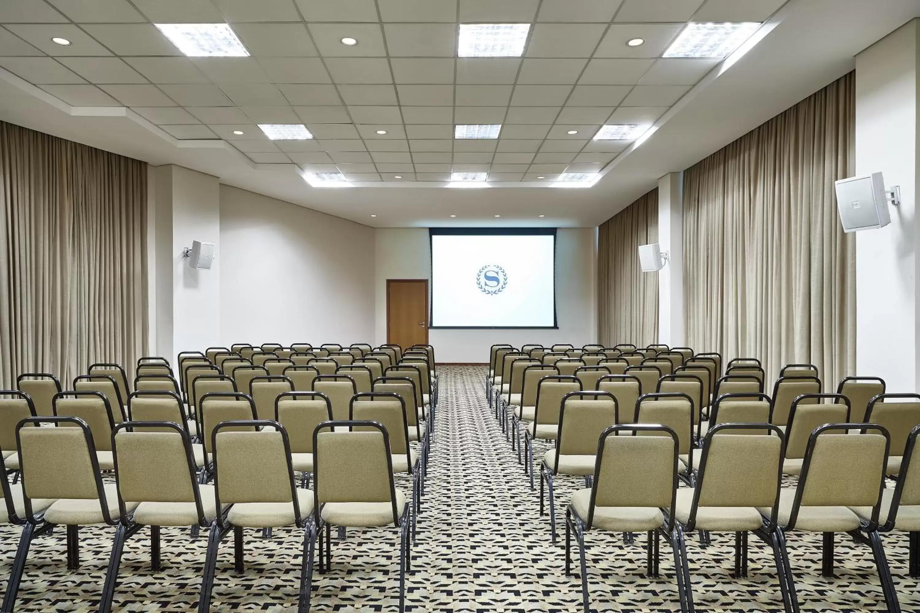 Meeting/conference room in Sheraton Vitoria