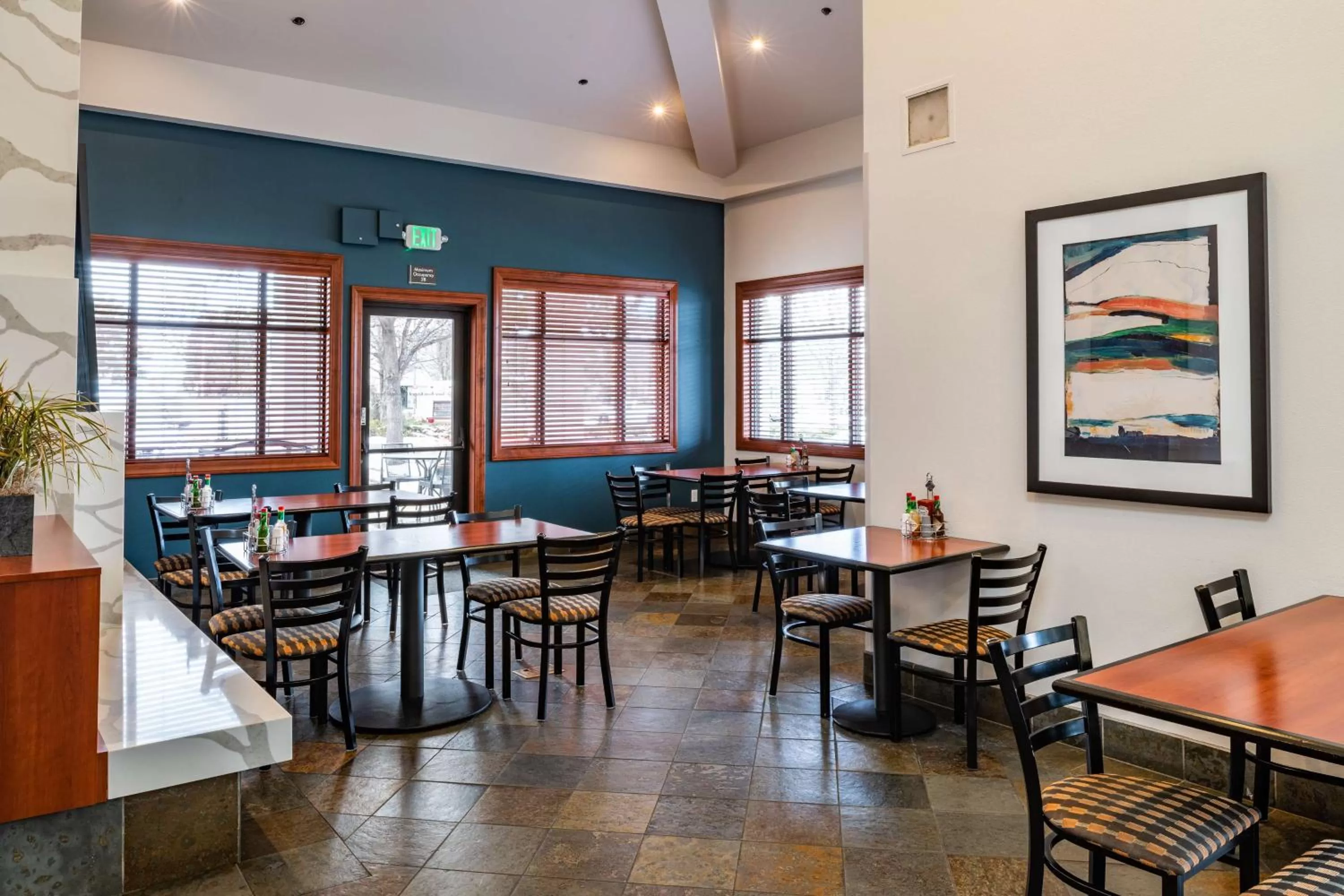 Restaurant/places to eat in Best Western Vista Inn at the Airport