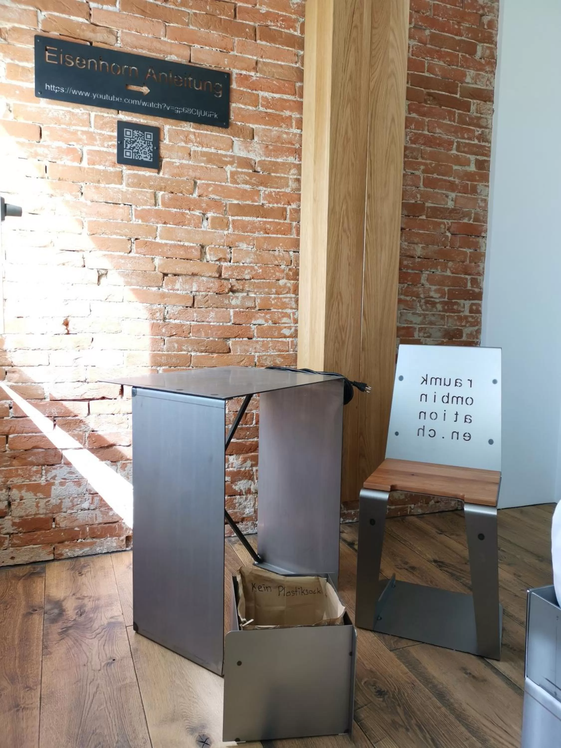 Decorative detail in Boutique Hotel BS16 before Bern City Parking gratis