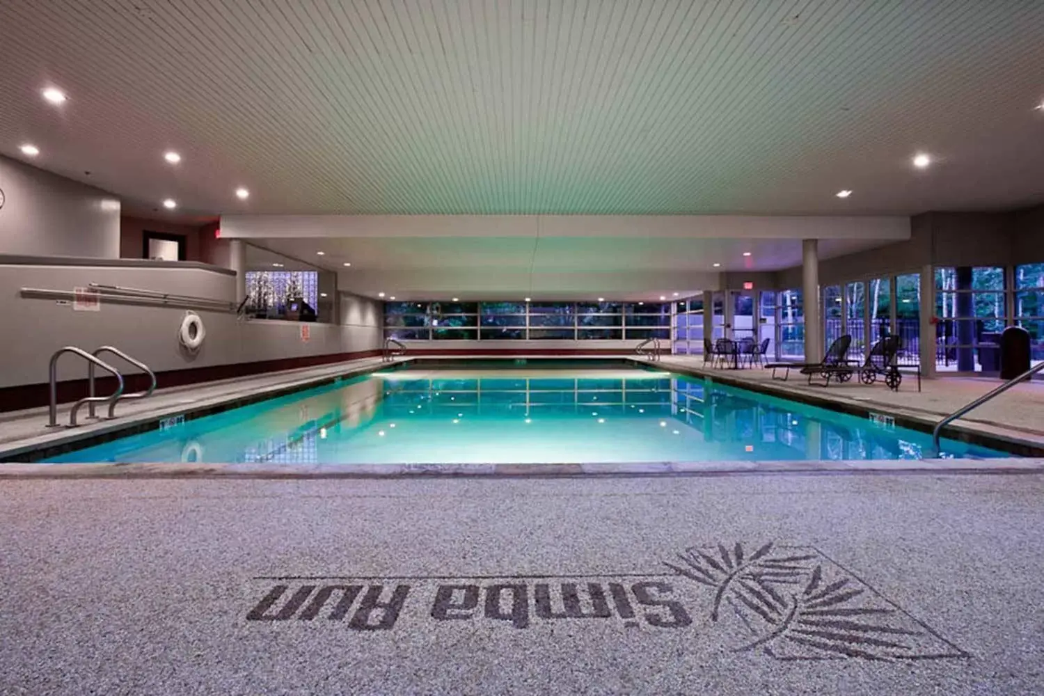 Swimming pool in Simba Run Vail Condominiums Swimming pool in Simba Run Vail Condominiums