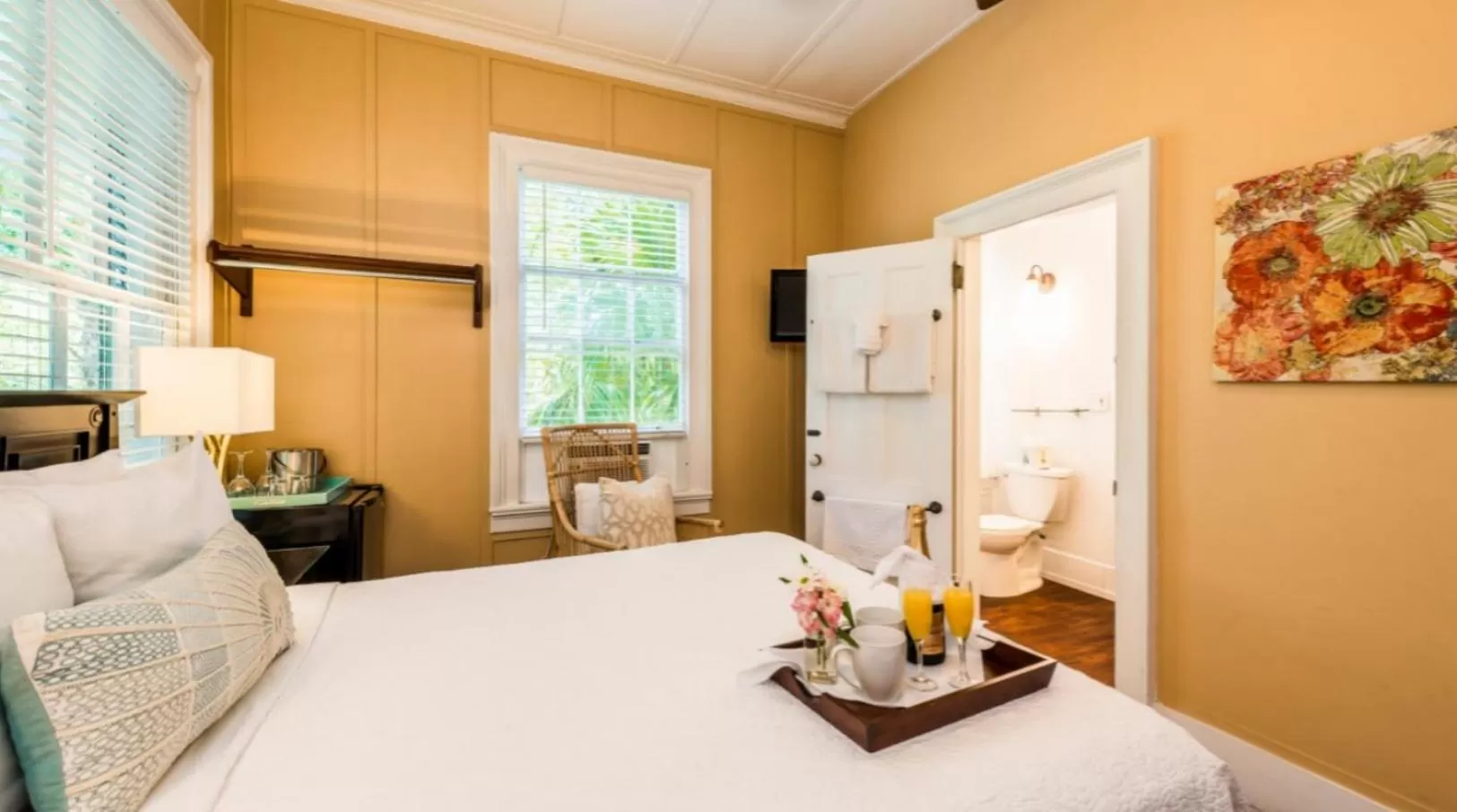 Queen William Room in Old Town Manor