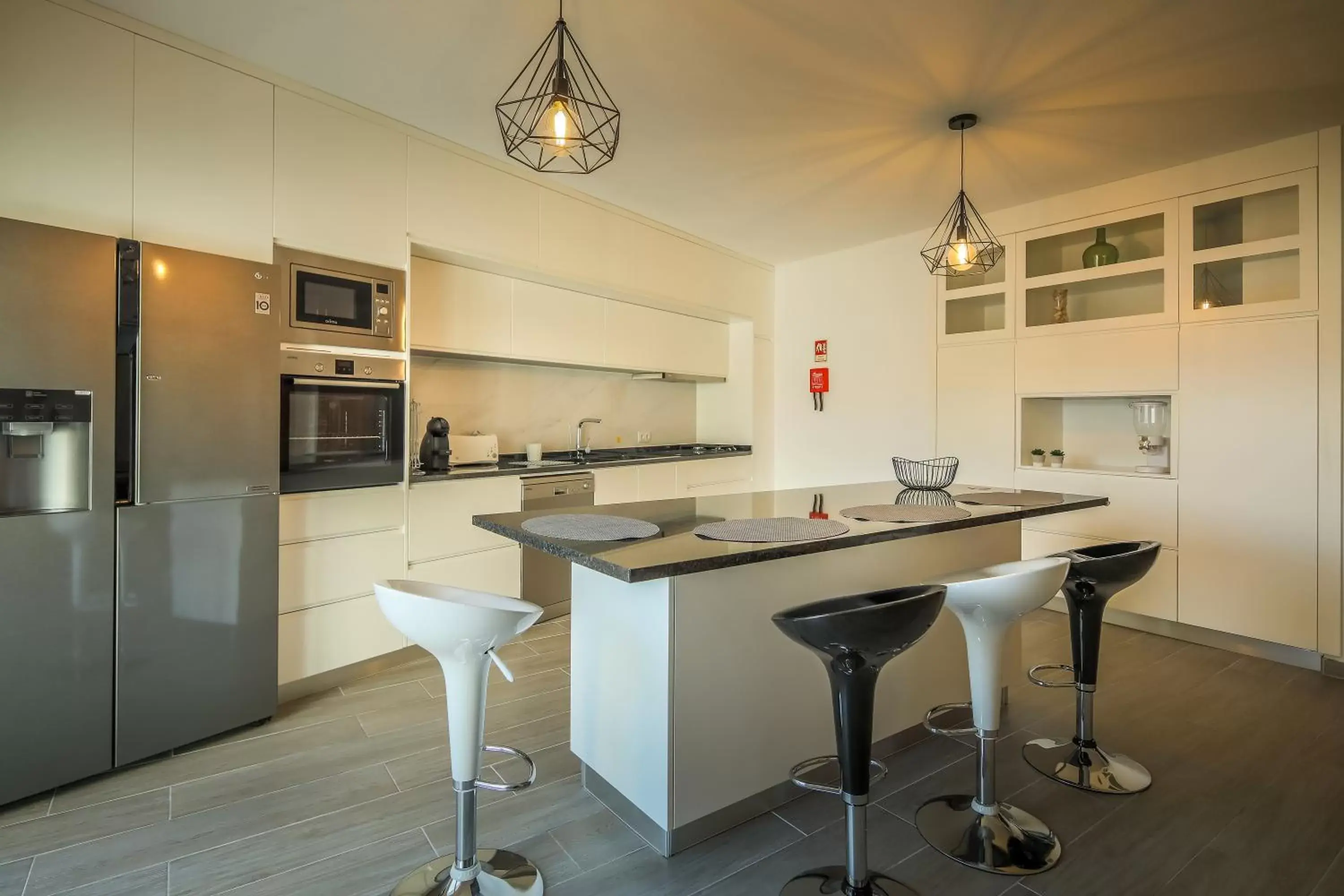 Dining area, Kitchen/Kitchenette in Casa dos 4 Caminhos - Guest House Douro