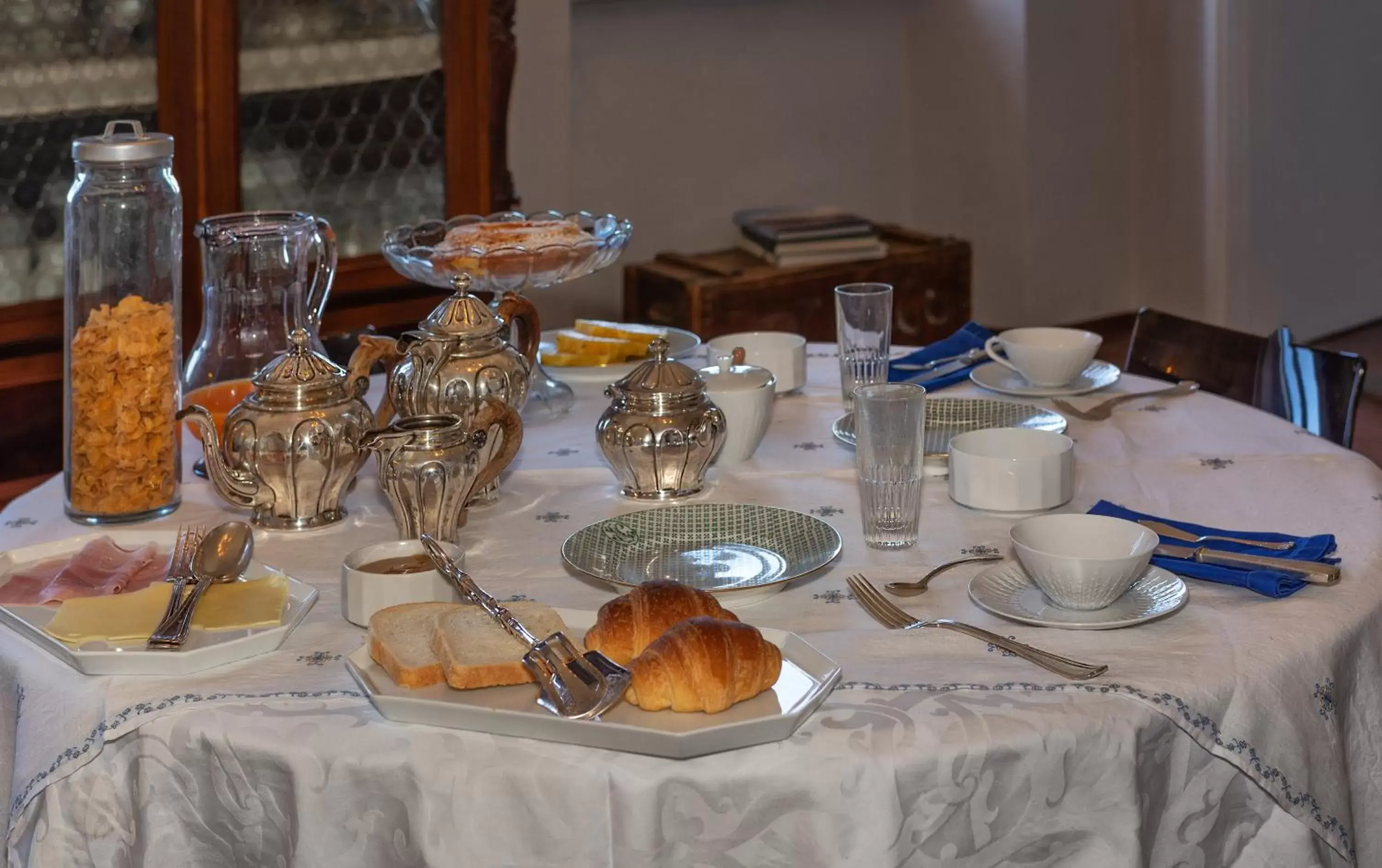 Continental breakfast in Villa Eugenia