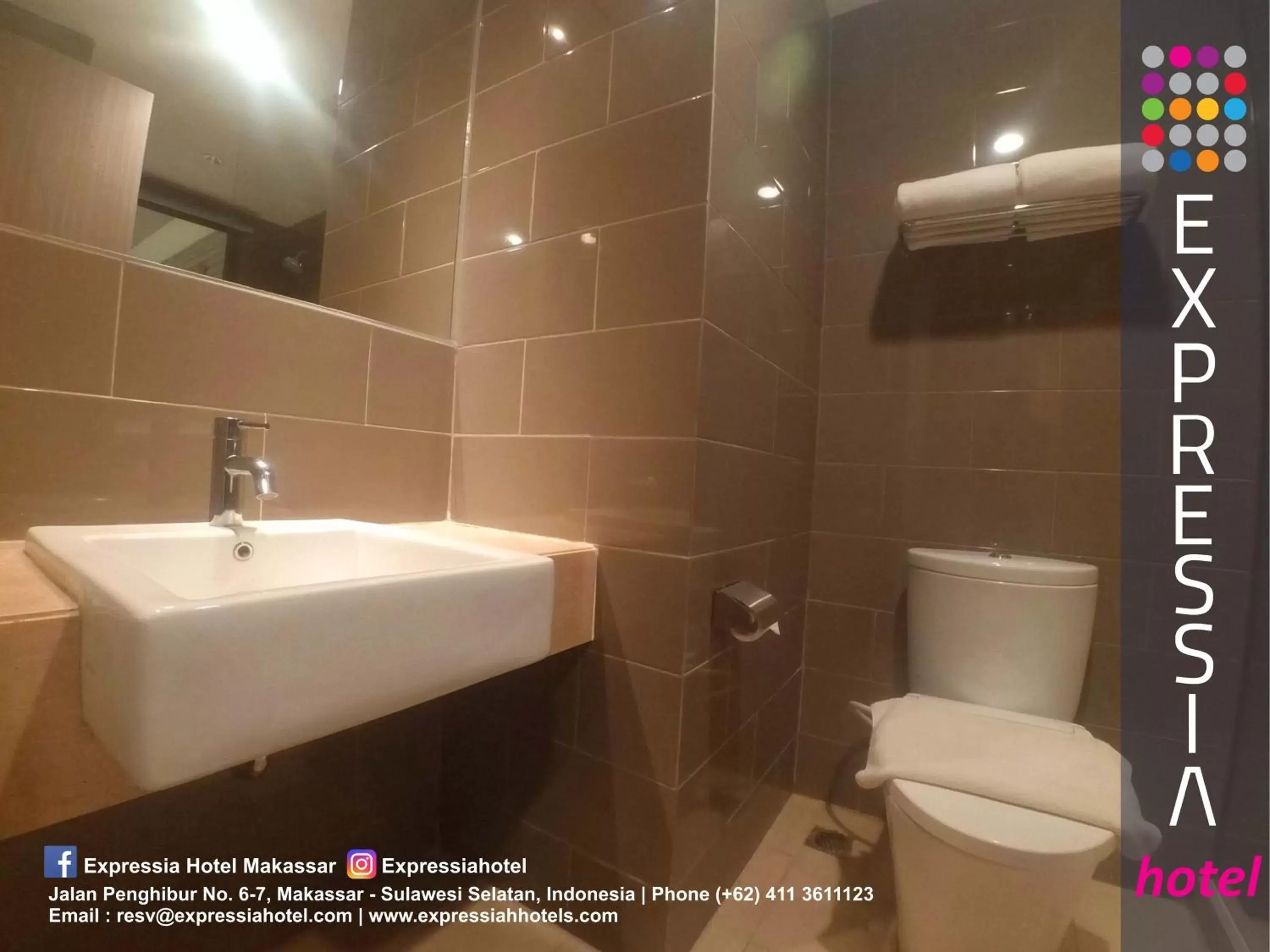 Bathroom in Expressia Hotel Makassar