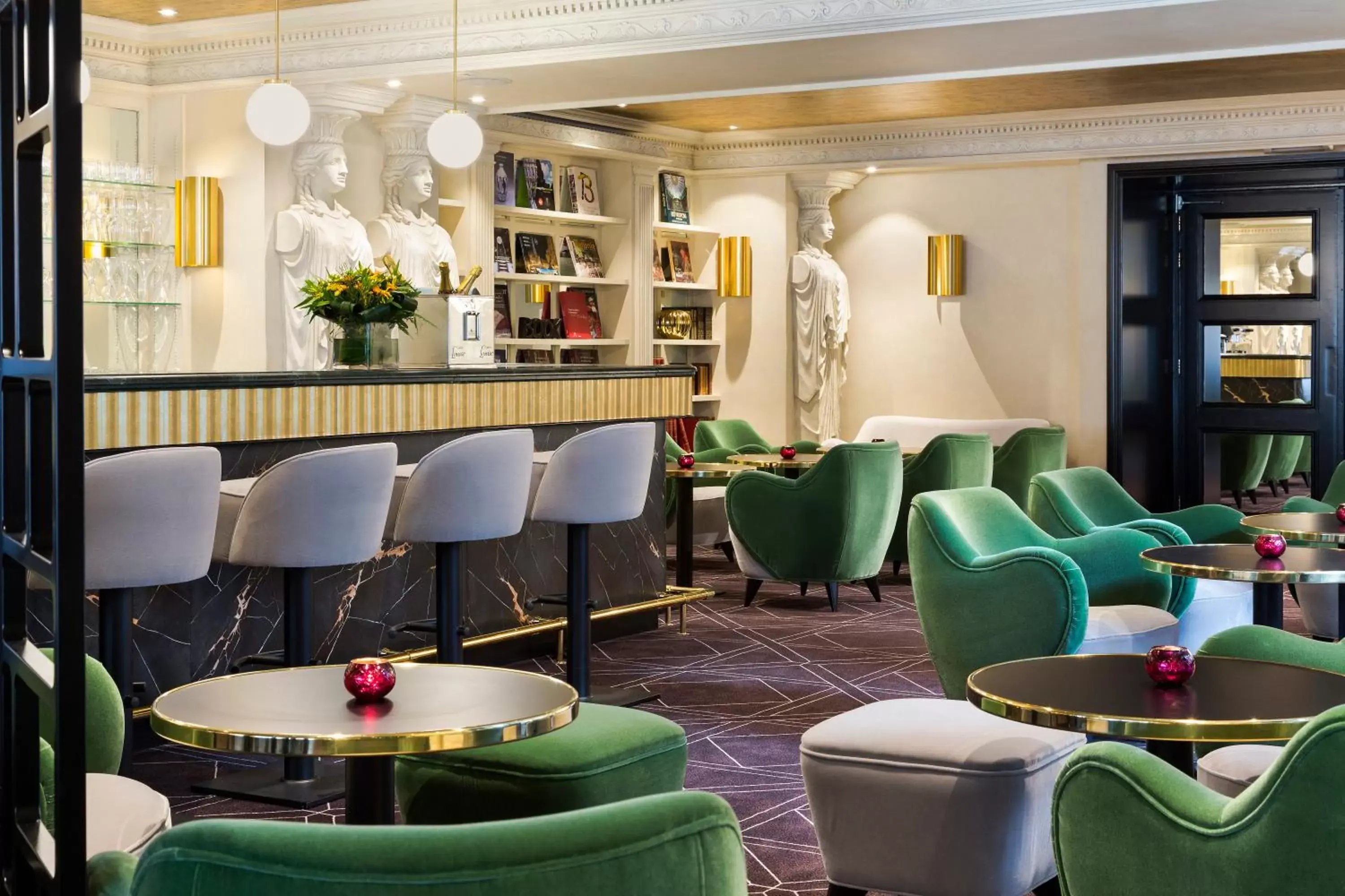 Lounge or bar, Lounge/Bar in Hotel Barsey by Warwick