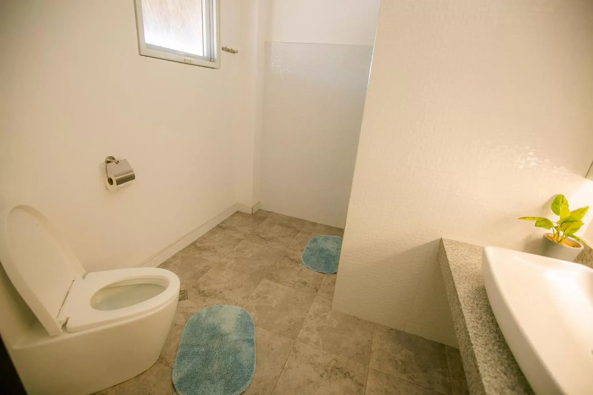 Bathroom in Kav's Beach Resort