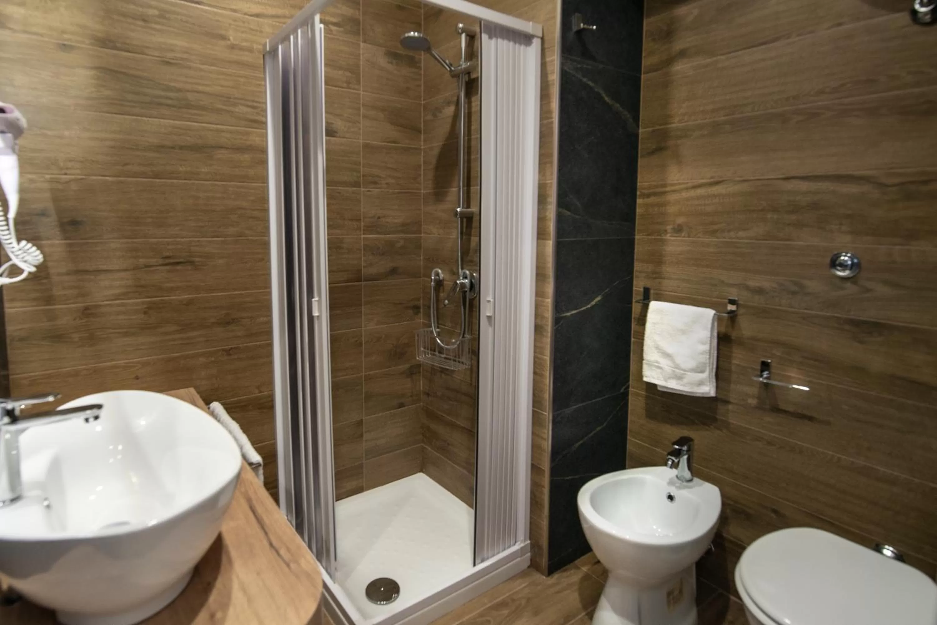 Shower, Bathroom in VIVI A NAPOLI