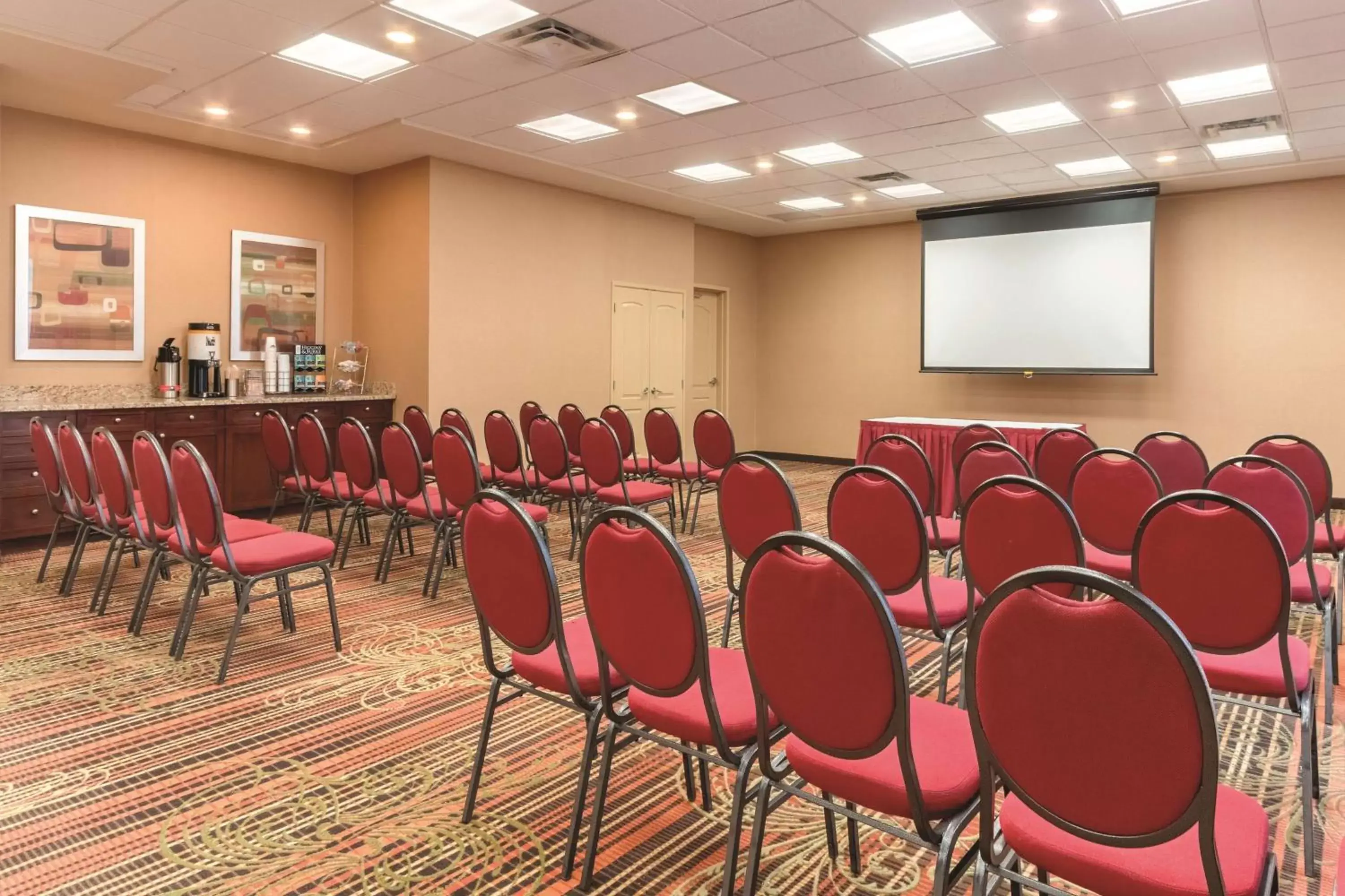 Meeting/conference room in Hampton Inn by Hilton Edmonton South