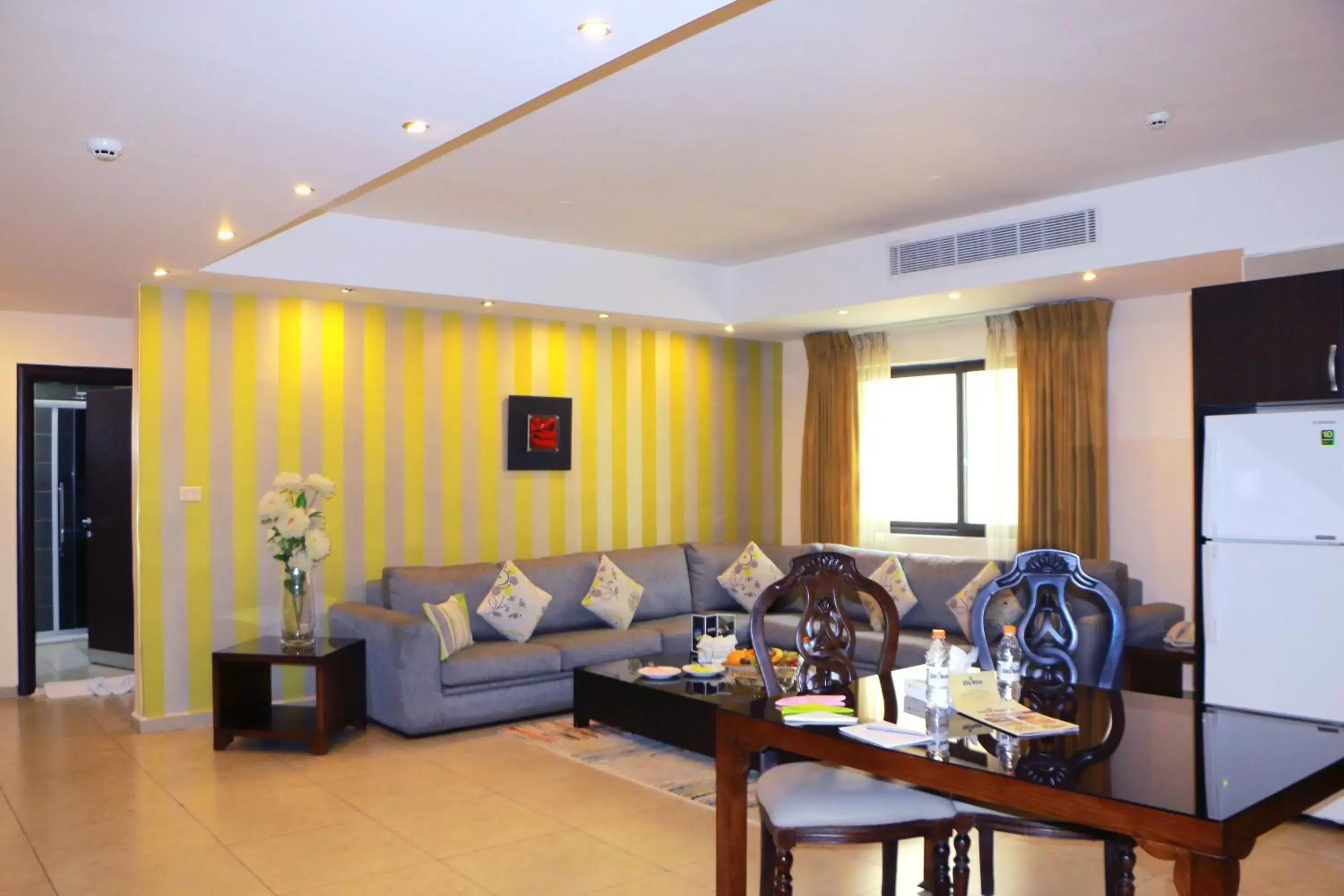 Seating Area in City Rose Hotel Suites