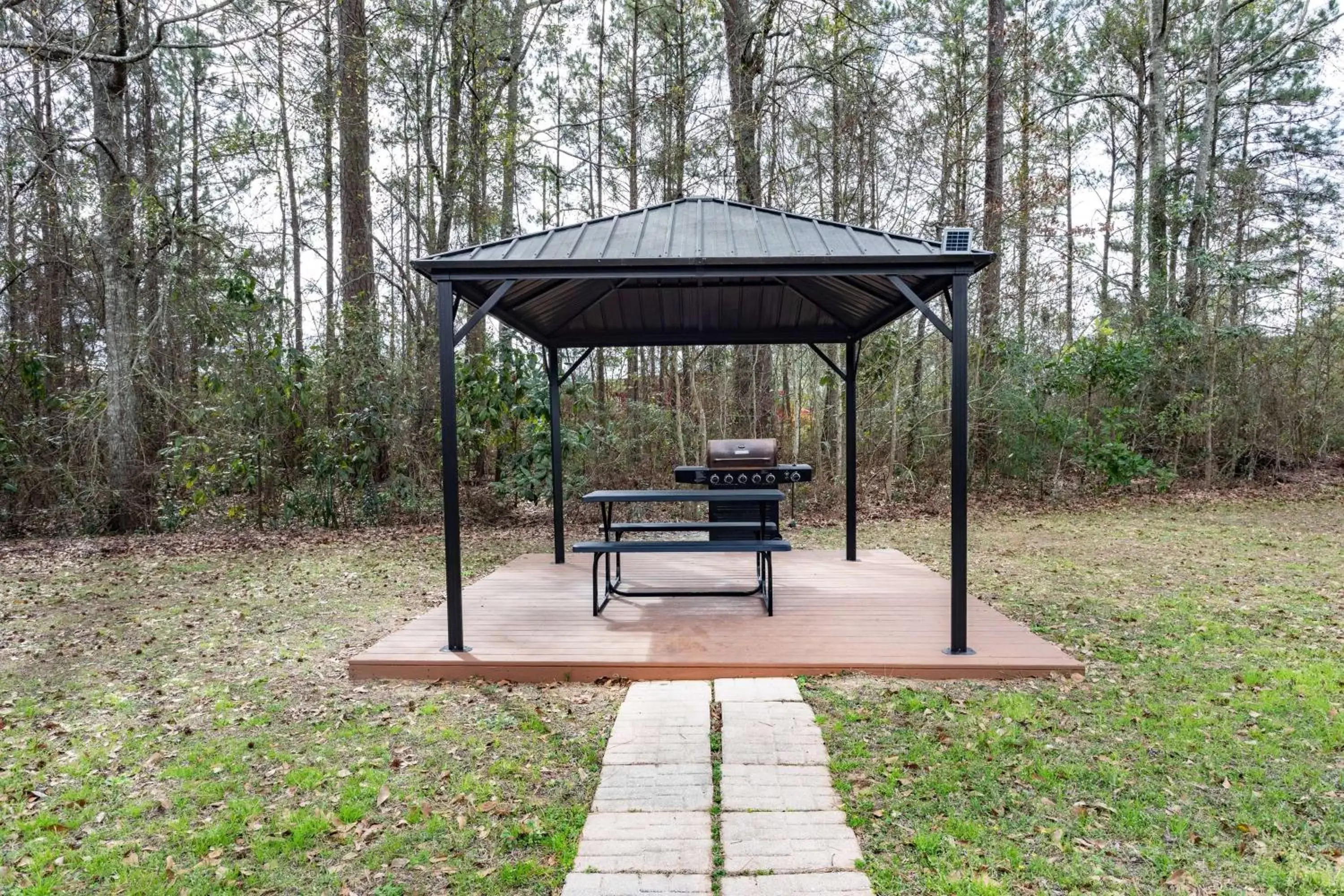 BBQ facilities in Baymont by Wyndham Midway Tallahassee