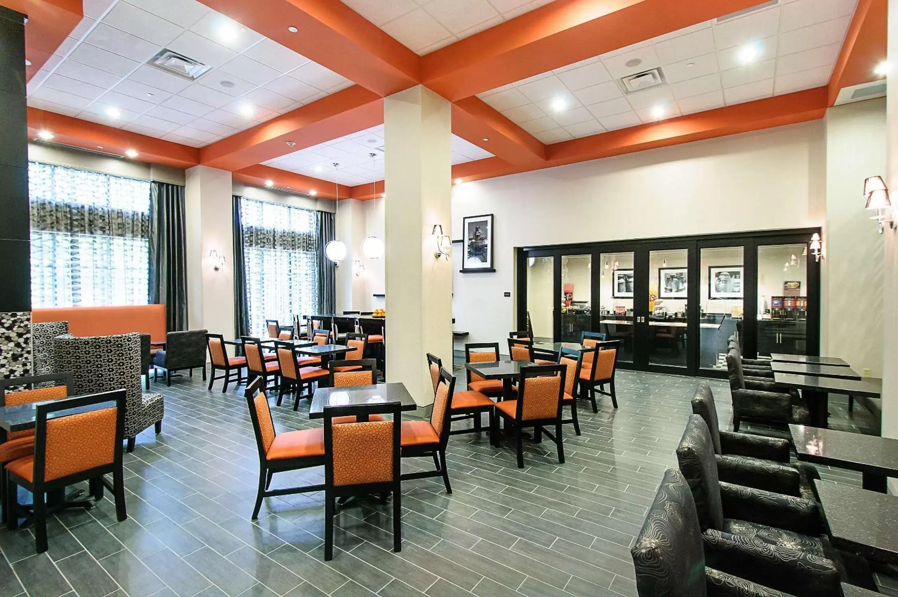 Meeting/conference room, Restaurant/Places to Eat in Hampton Inn Stafford / Quantico-Aquia