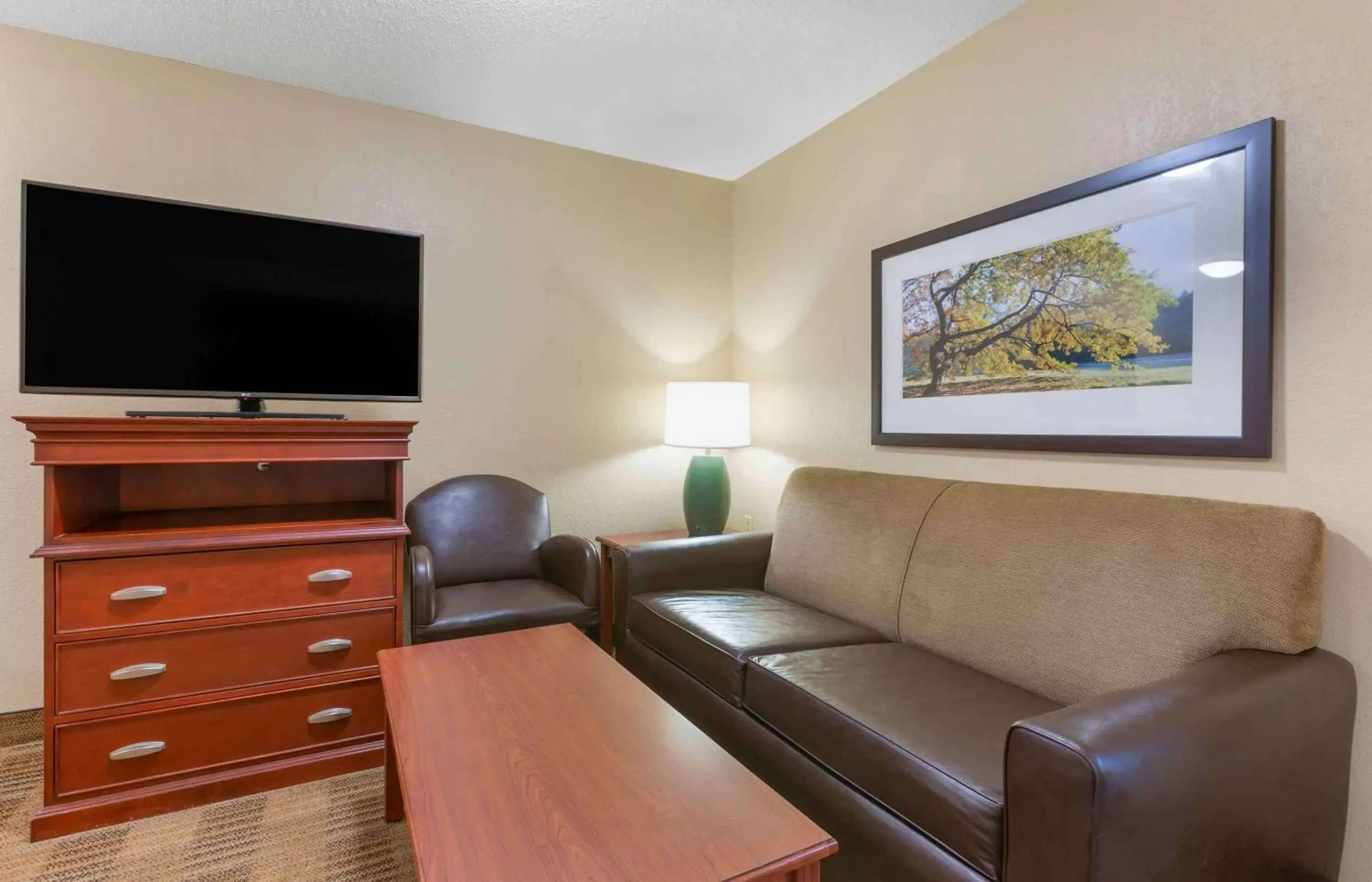 Bedroom, Seating Area in Extended Stay America Suites - Toledo - Maumee