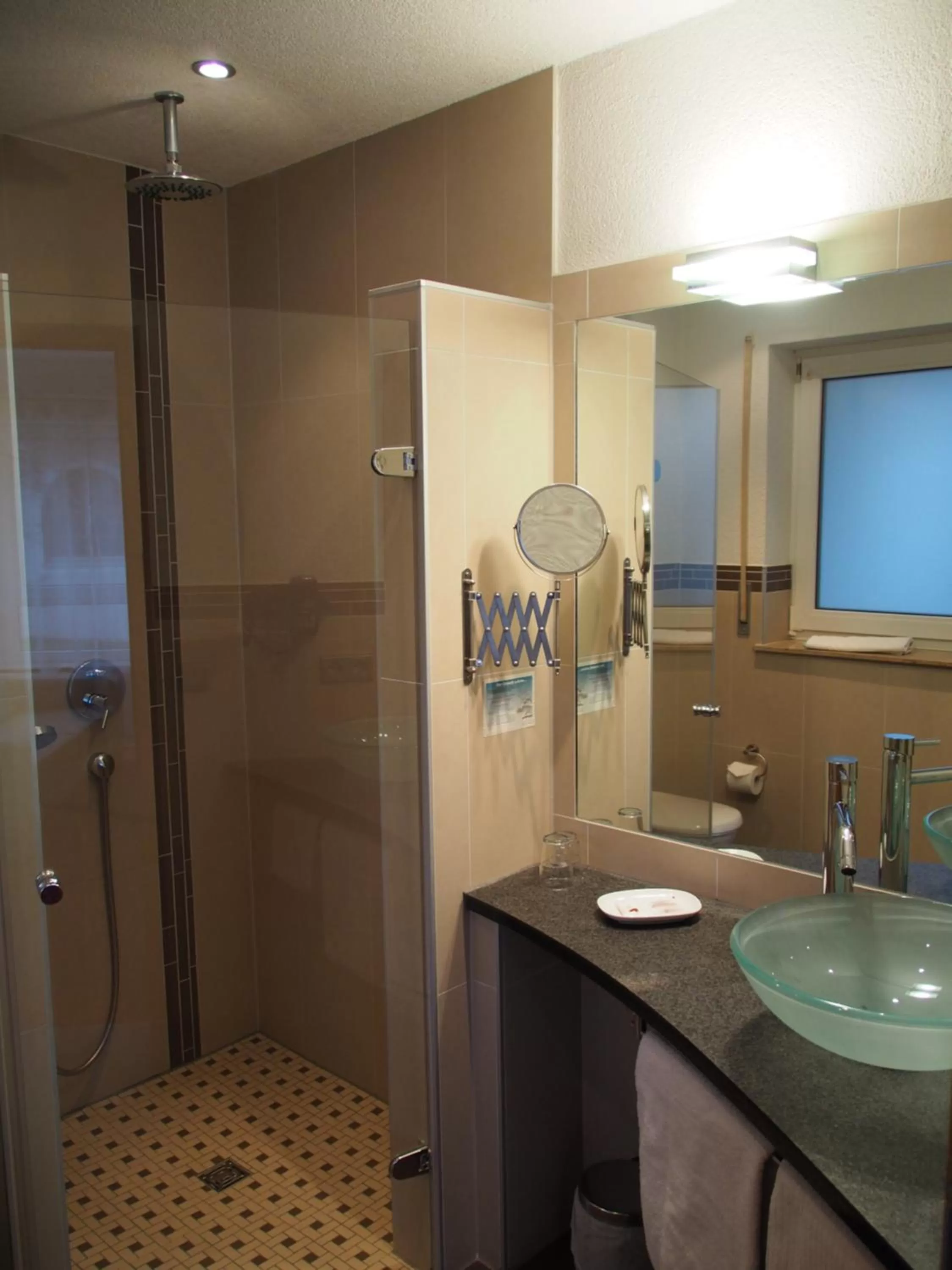 Bathroom in ALTE LINDE Landhotel & Restaurant