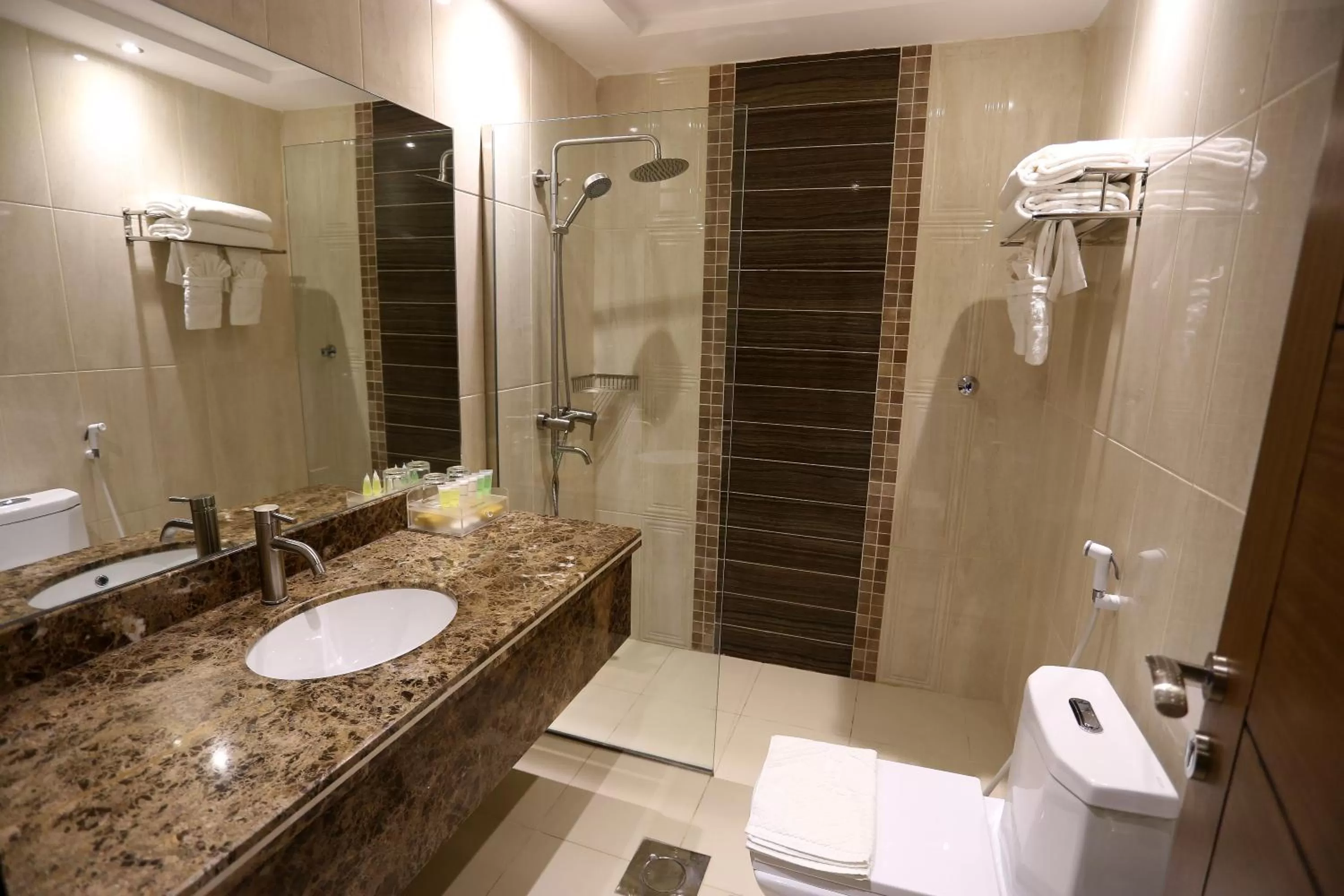 Toilet in Arjaan Altakhassusi Hotel Suites