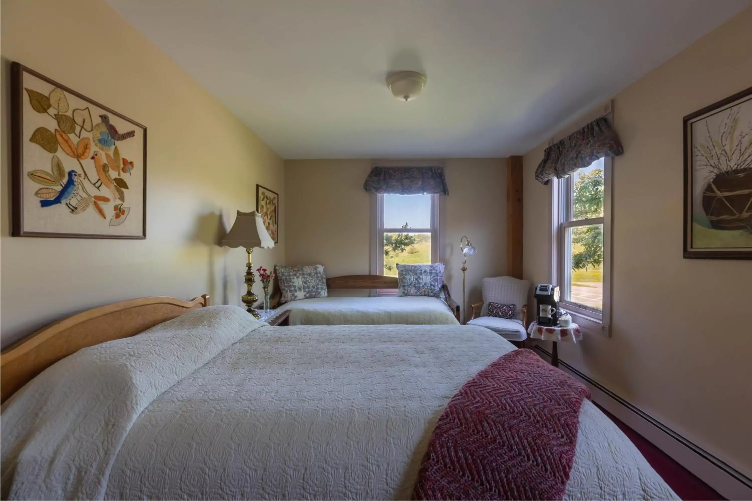 Triple Room with Private Bathroom - single occupancy in Maple Hill Farm Inn Triple Room with Private Bathroom - single occupancy in Maple Hill Farm Inn