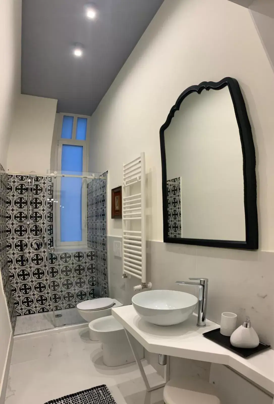 Bathroom in Lex Suites