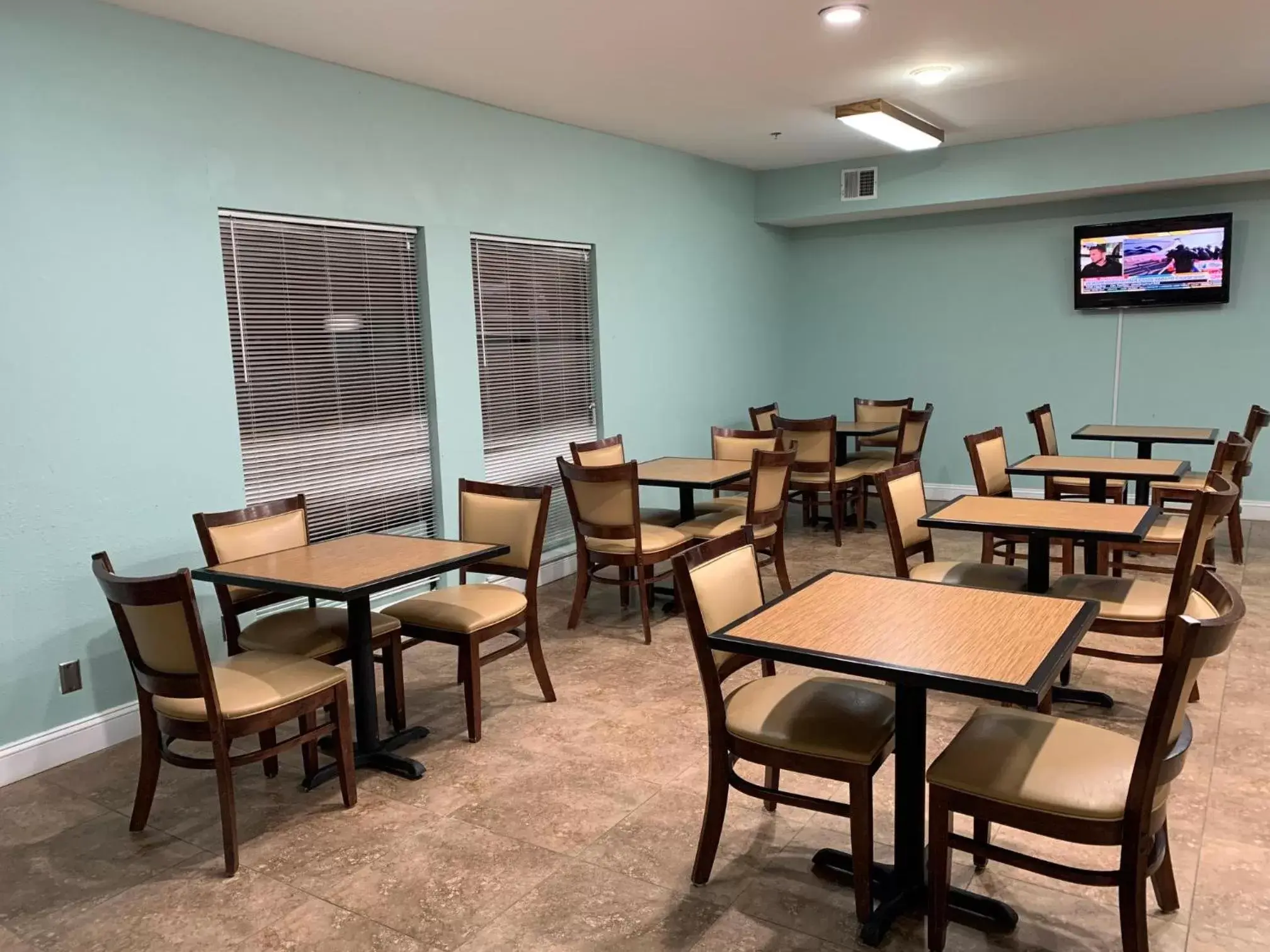 Breakfast in Super 8 by Wyndham Hull Street Midlothian Richmond Area Breakfast in Super 8 by Wyndham Hull Street Midlothian Richmond Area