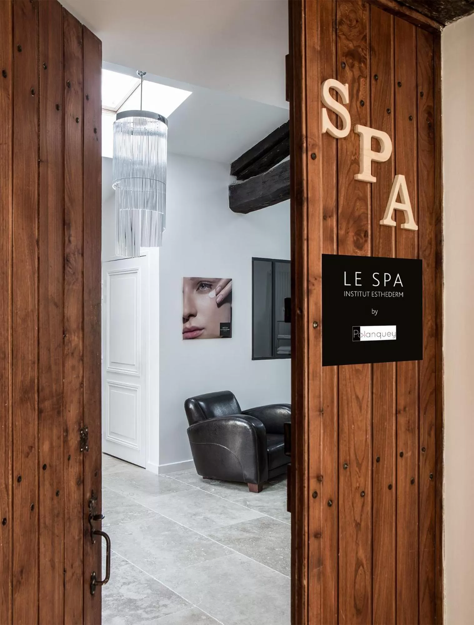 Massage in Chateau du Palanquey & SPA