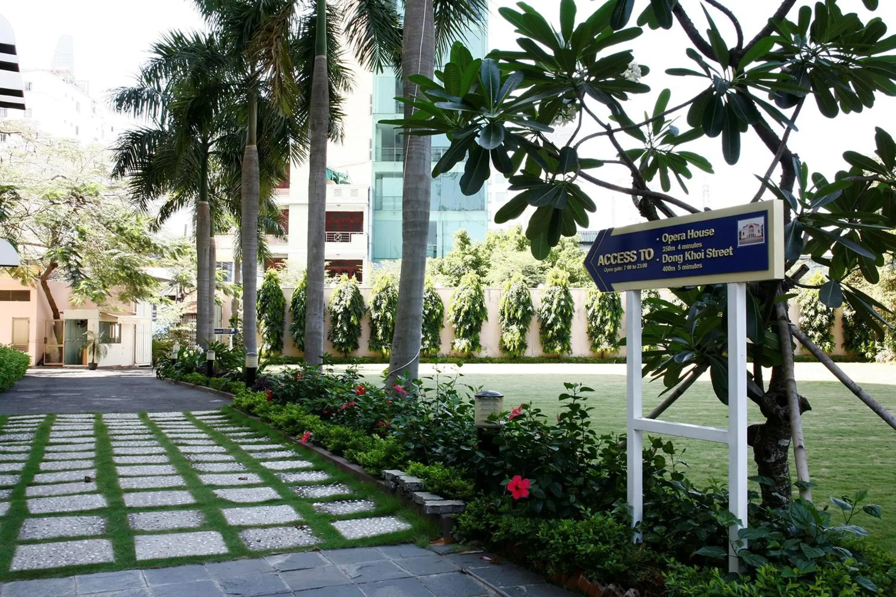 Facade/entrance in Lotte Hotel Saigon