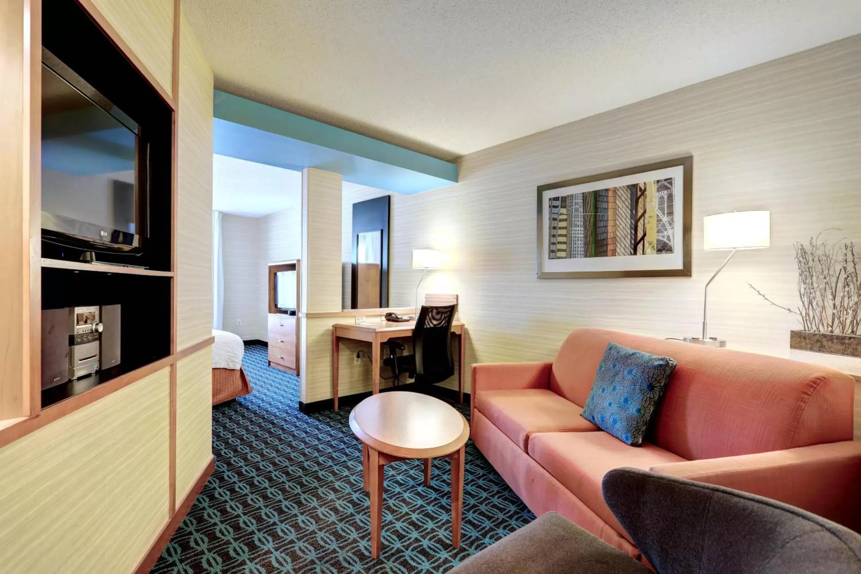 Living room, Seating Area in Fairfield Inn & Suites by Marriott Edison - South Plainfield
