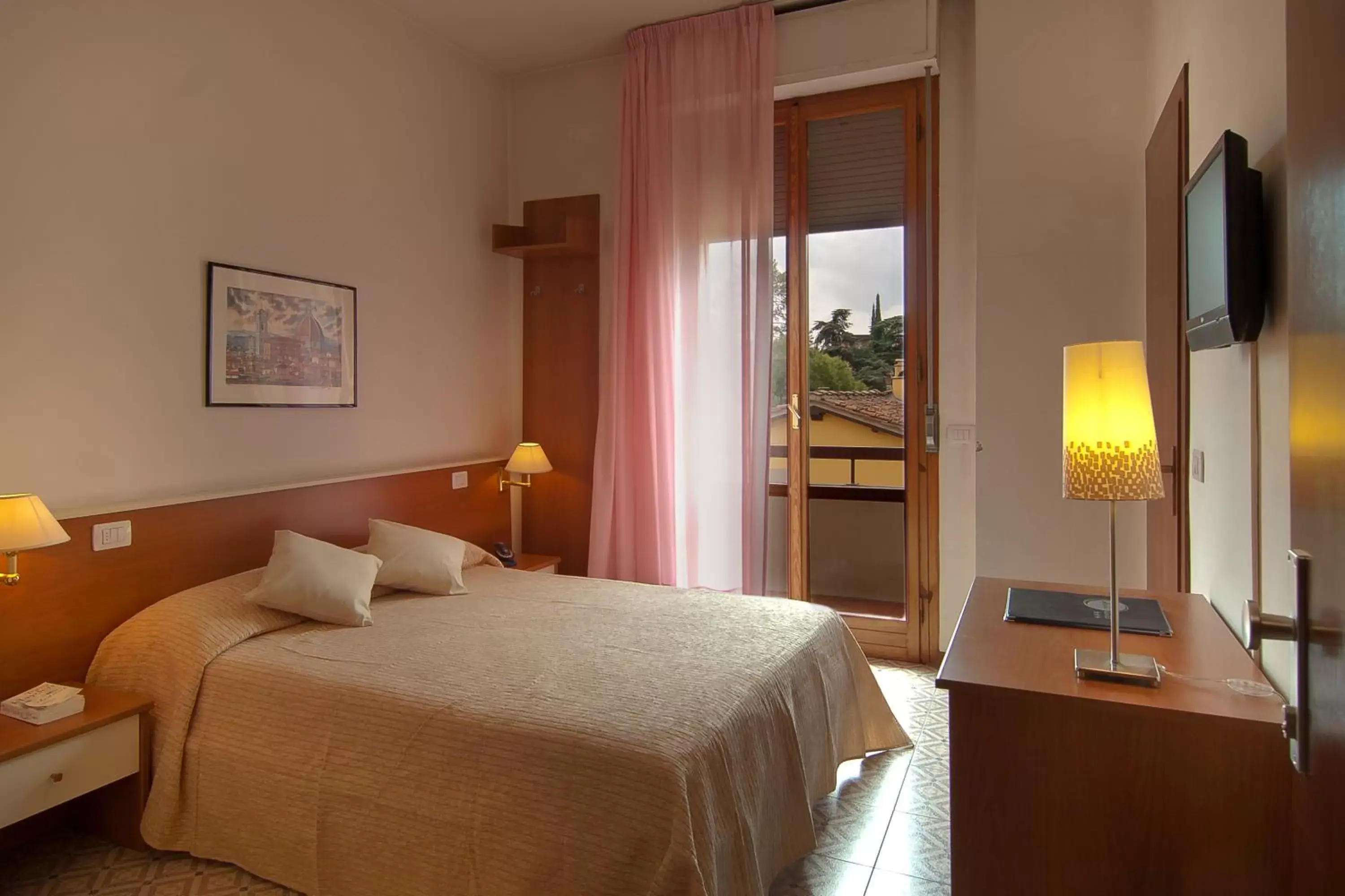 Photo of the whole room, Bed in Mio Hotel Firenze