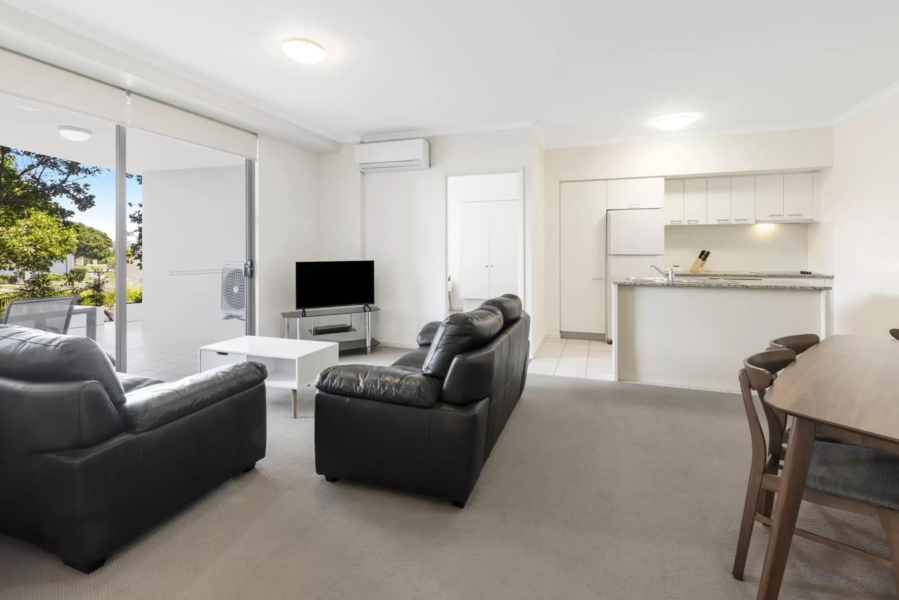 Living room, Seating Area in Ramada By Wyndham Marcoola Beach