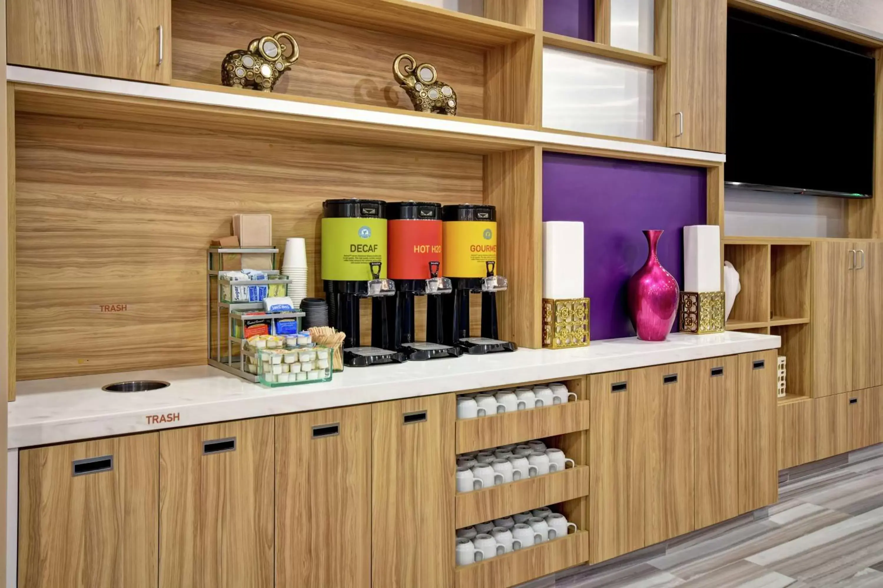 Breakfast in Home2 Suites By Hilton San Francisco Airport North Breakfast in Home2 Suites By Hilton San Francisco Airport North