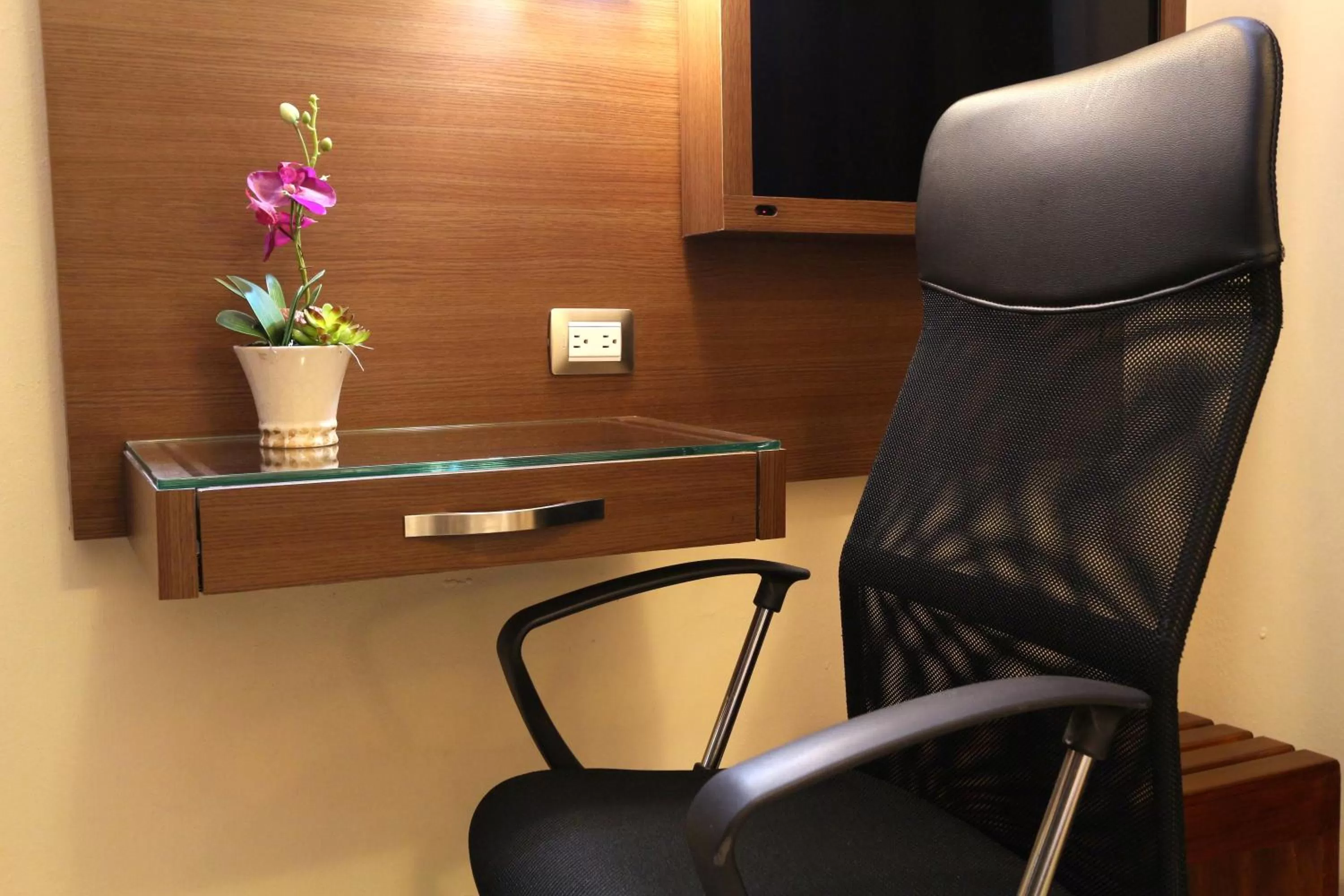 hair dresser in Hotel San Miguel, en el Centro - Desayuno Incluido