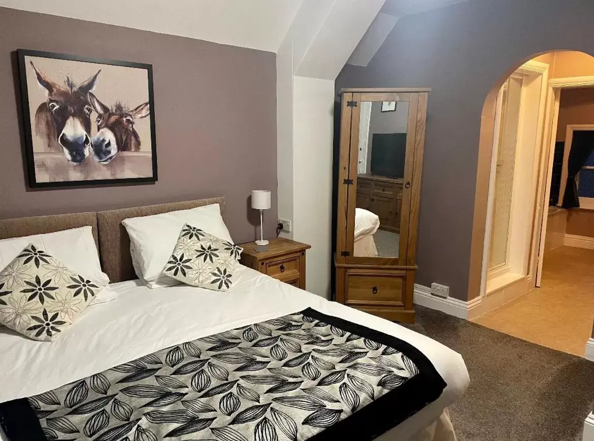 Bedroom, Bed in The Fylingdales Inn