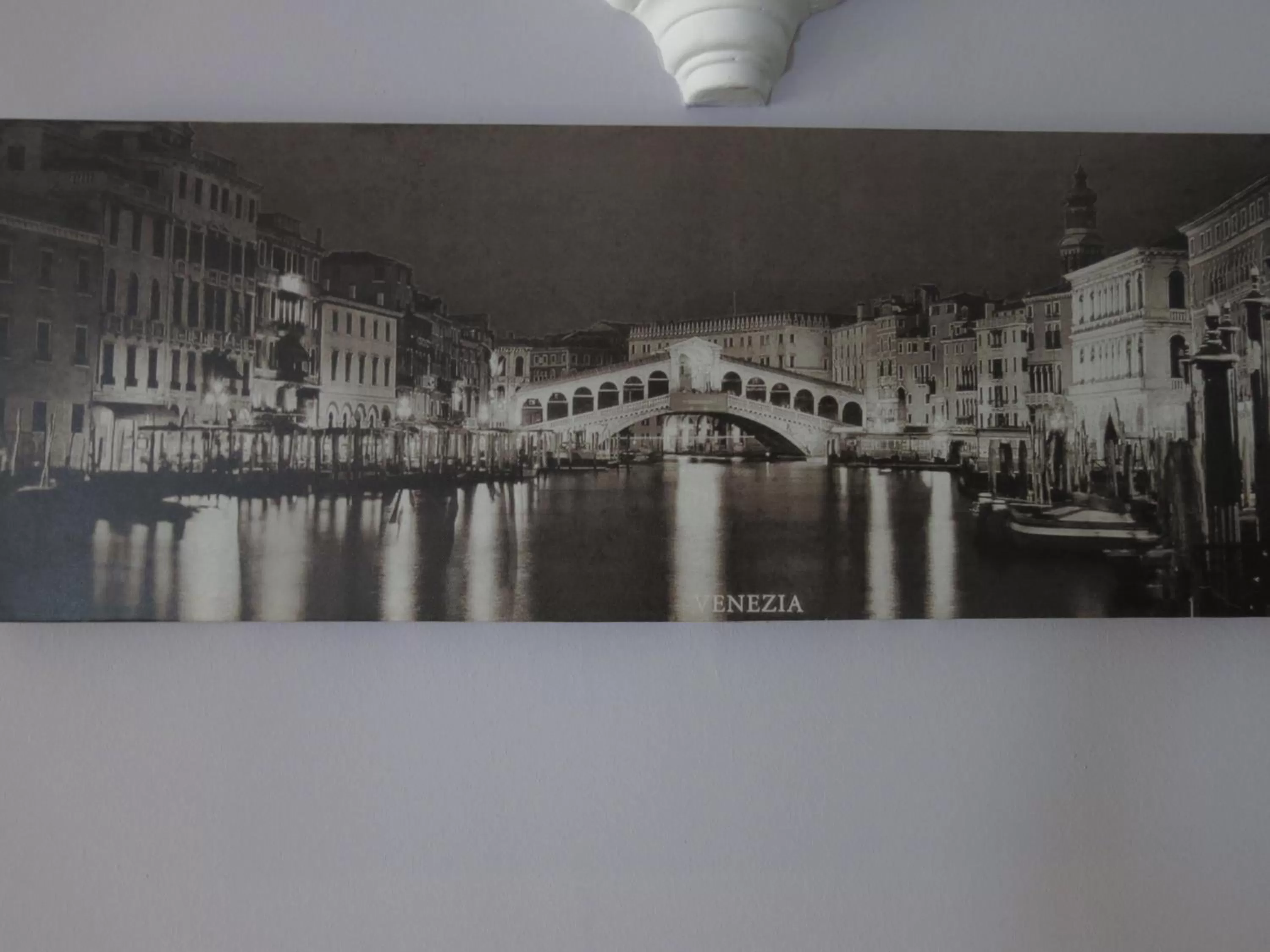 Decorative detail in Hotel Lido