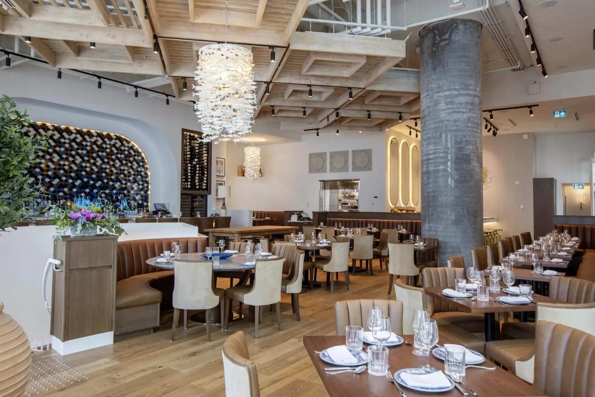 Restaurant/places to eat in EXchange Hotel Vancouver Restaurant/places to eat in EXchange Hotel Vancouver