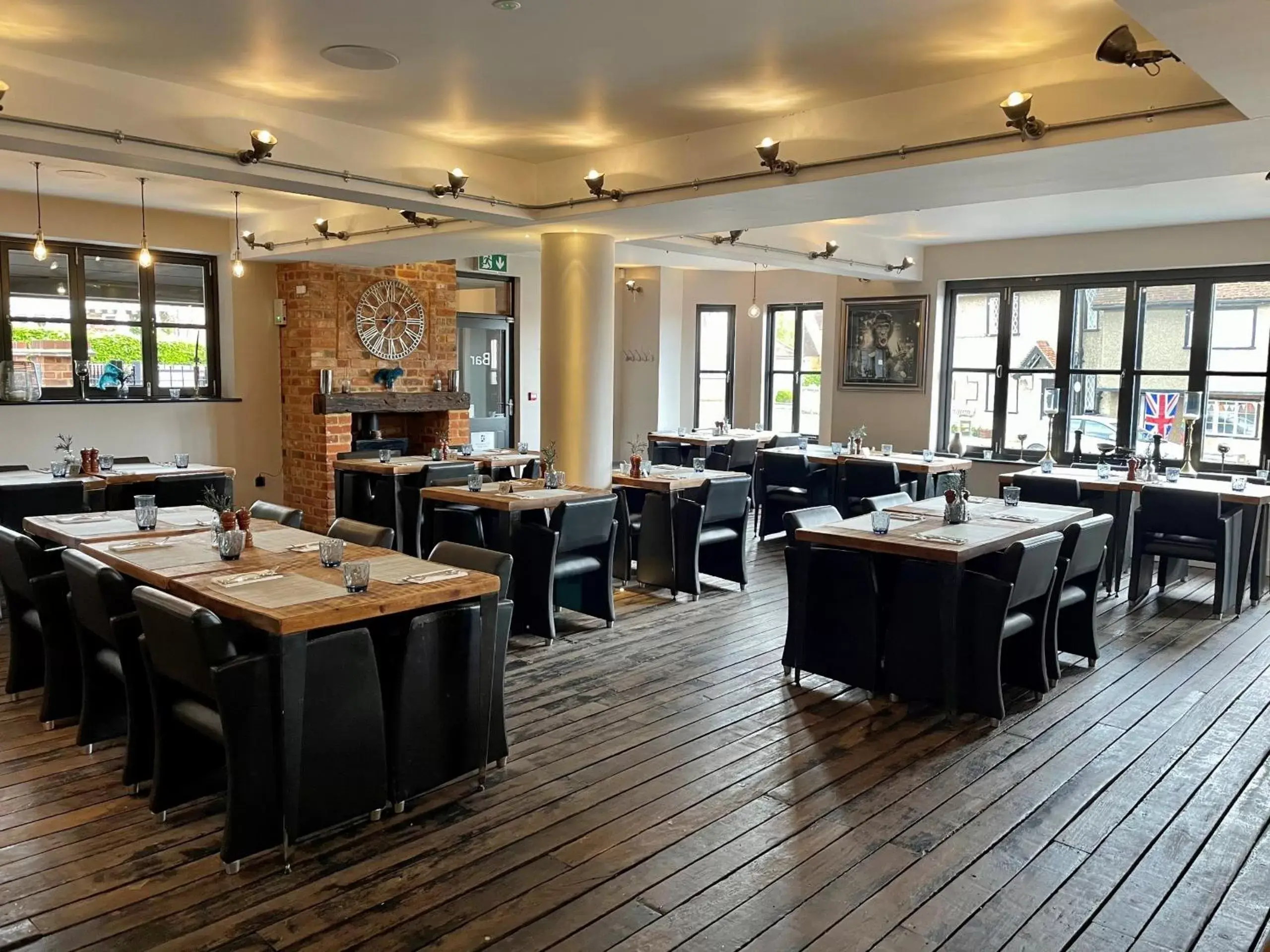 Lounge or bar, Restaurant/Places to Eat in The Onley - Booking Urban