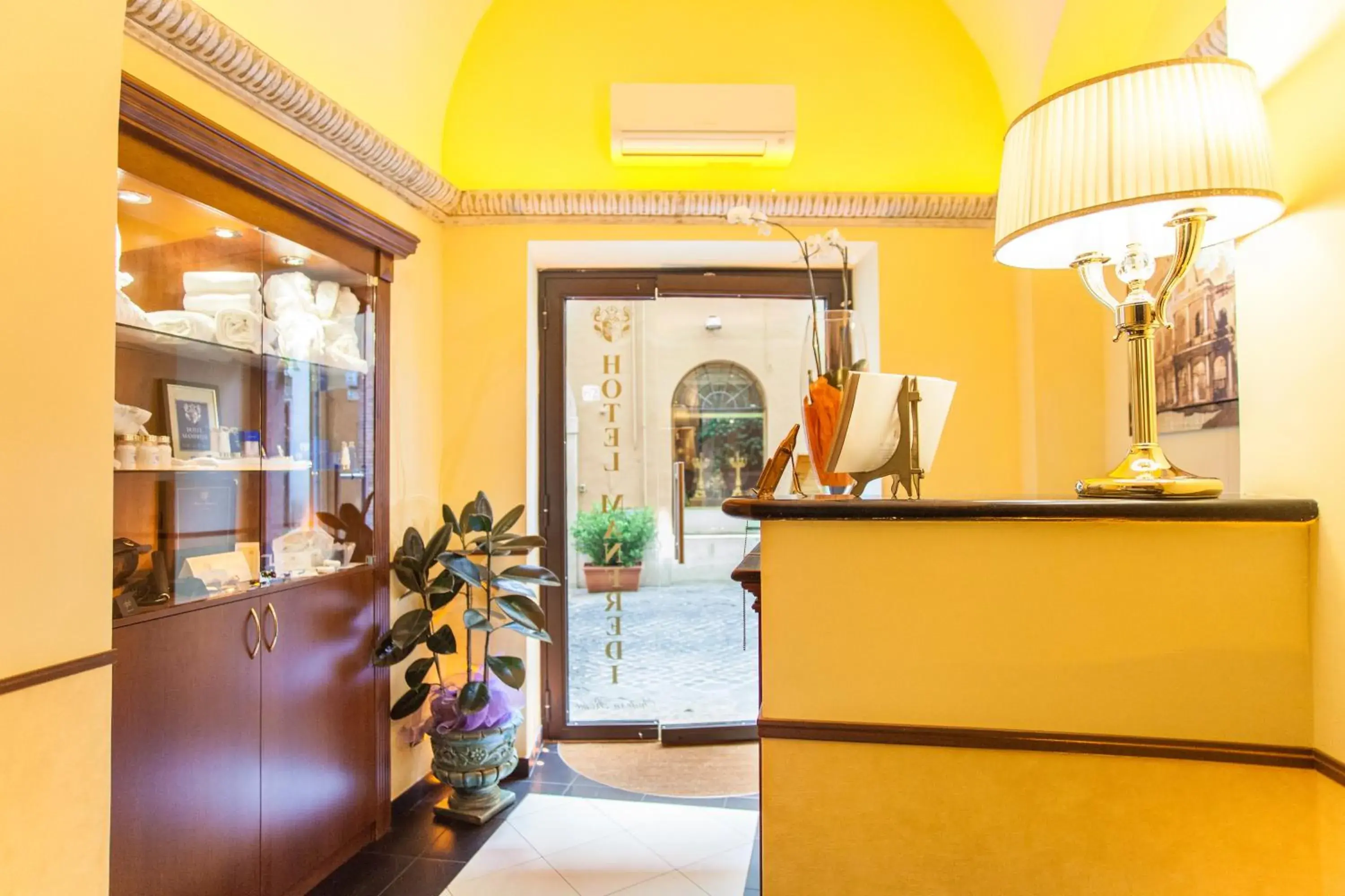 Lobby or reception in Hotel Manfredi Suite In Rome Lobby or reception in Hotel Manfredi Suite In Rome