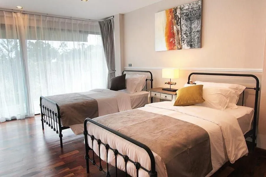 Bed in L'air Du Pran