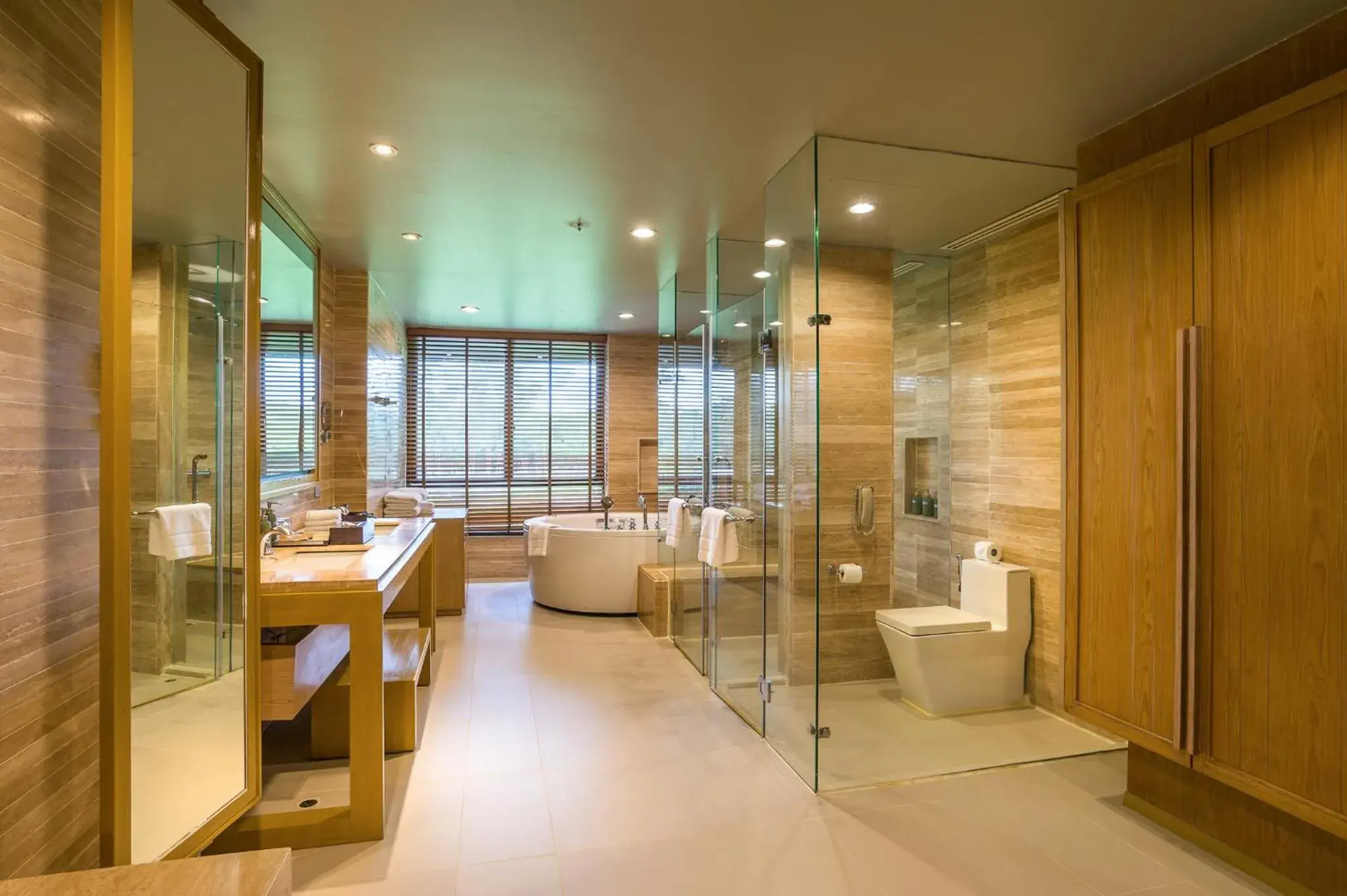 Bathroom, Restaurant/Places to Eat in Dusit Thani Krabi Beach Resort - SHA Extra Plus