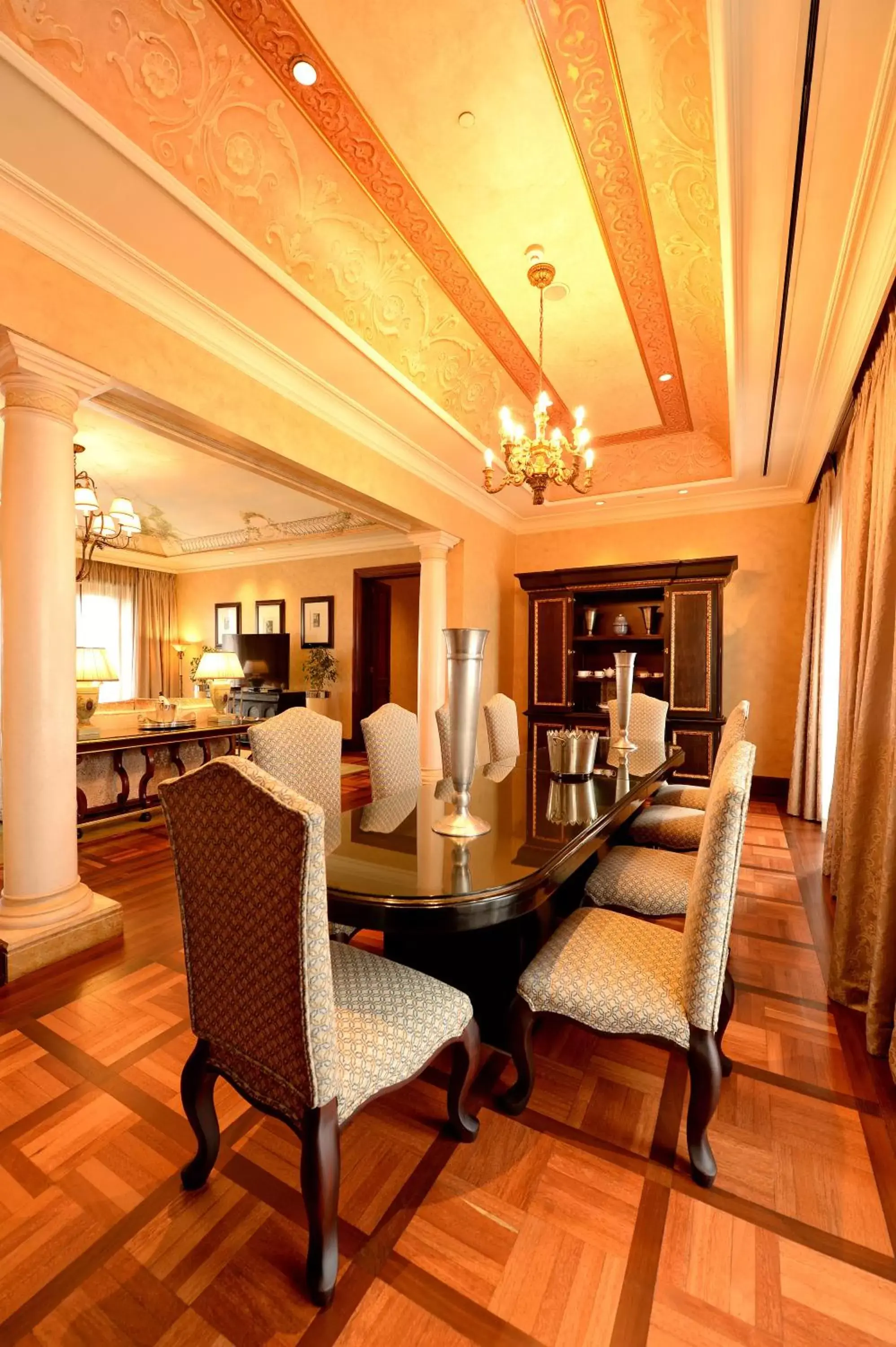 Dining area, Seating Area in Palazzo Hotel