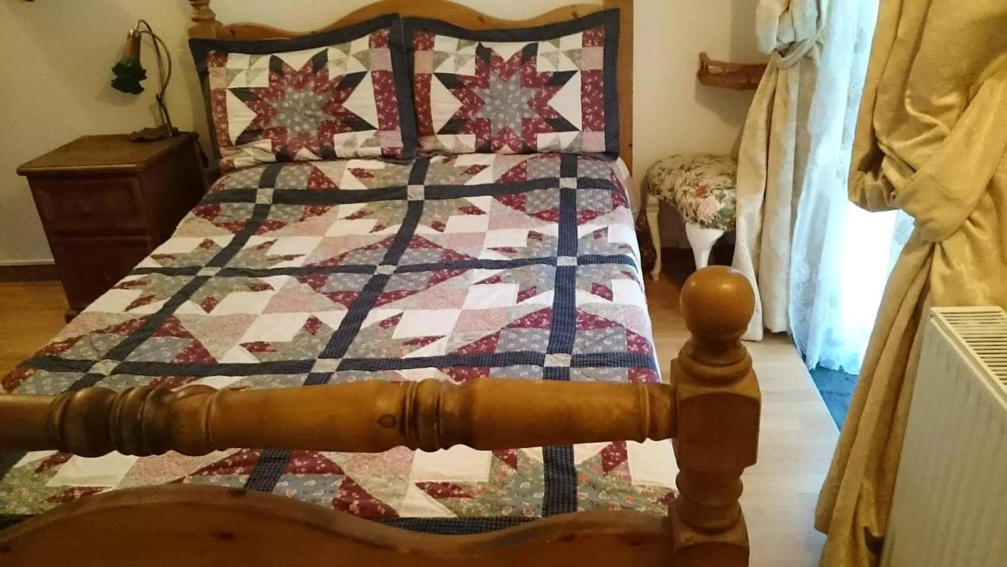 Bedroom in Shiralee bed and breakfast