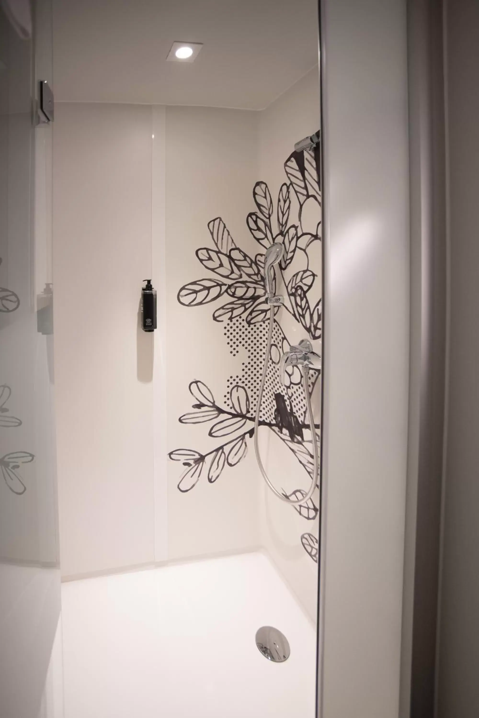 Shower, Bathroom in ibis budget Fribourg